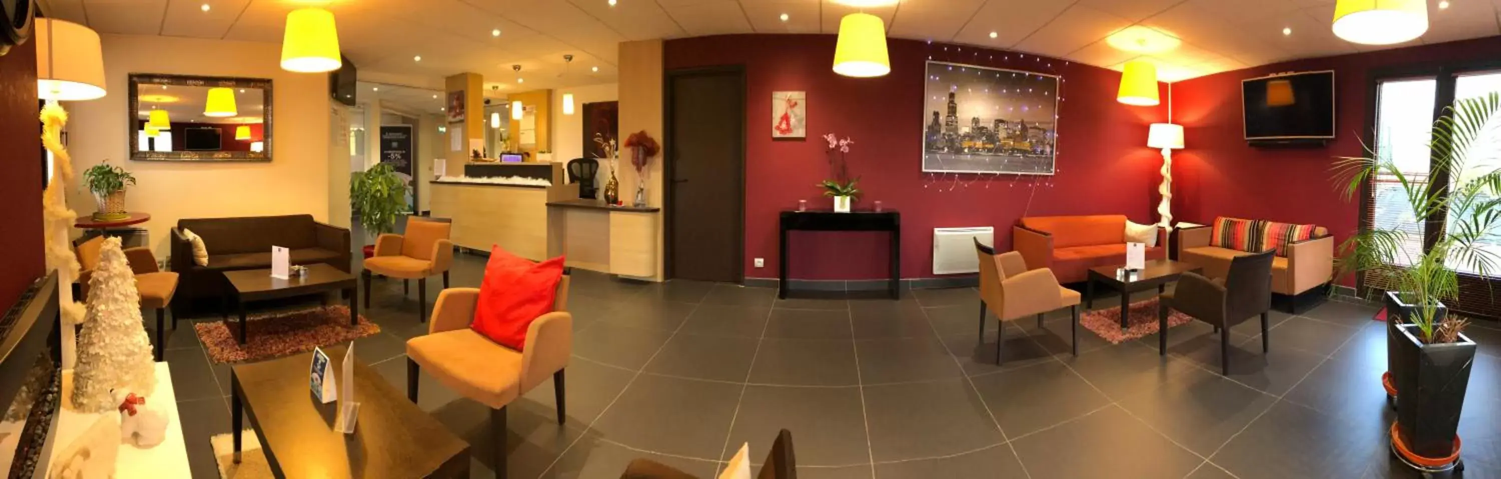 Communal lounge/ TV room, Restaurant/Places to Eat in Kyriad Quimper Sud