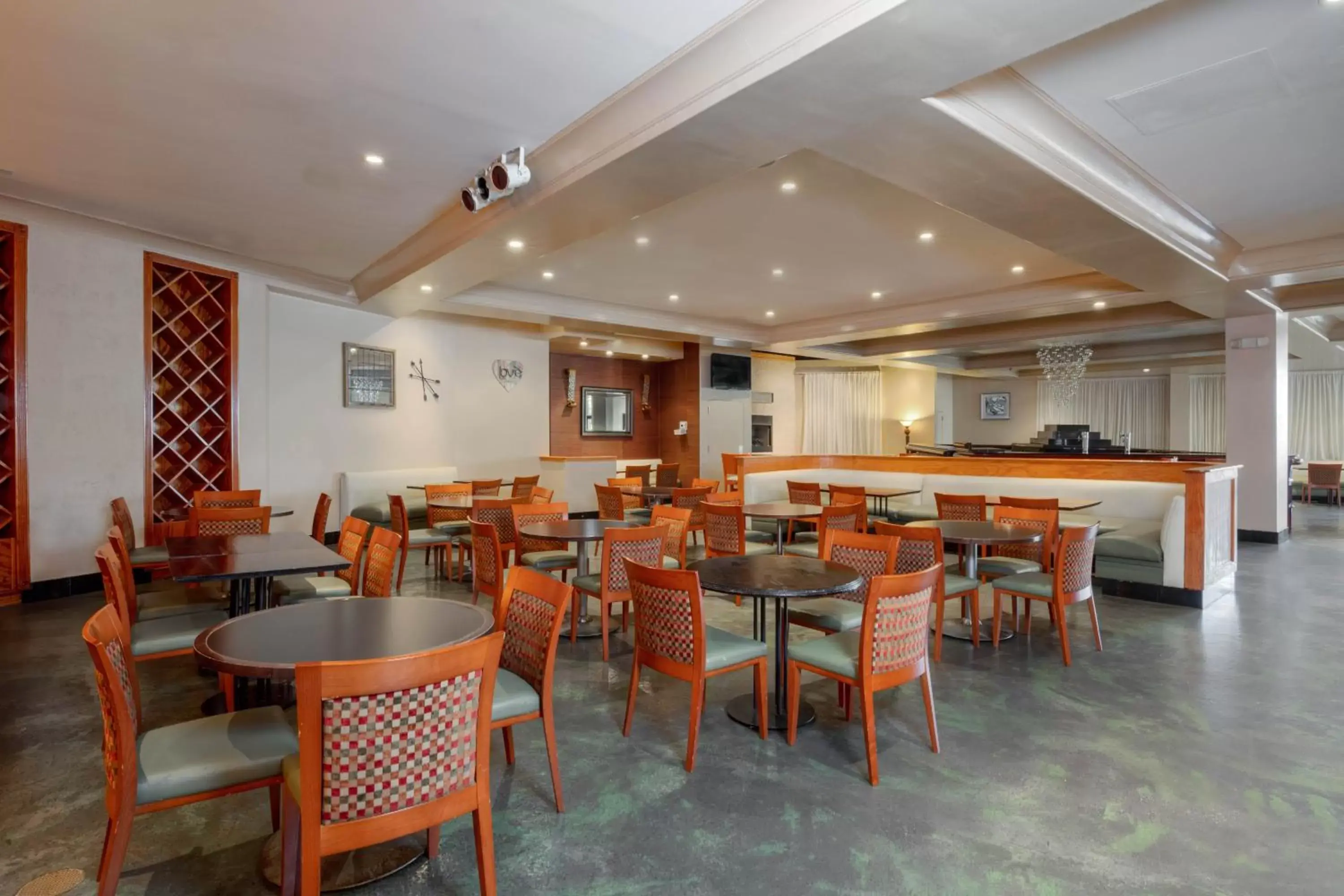 Restaurant/Places to Eat in La Quinta by Wyndham Secaucus Meadowlands