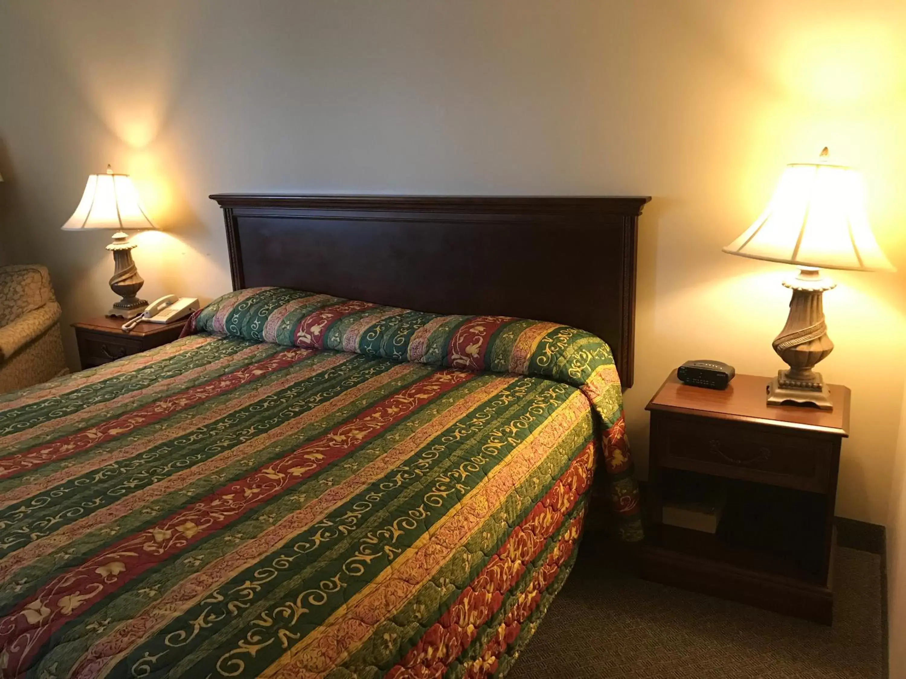 Bed in Lititz Inn and Suites
