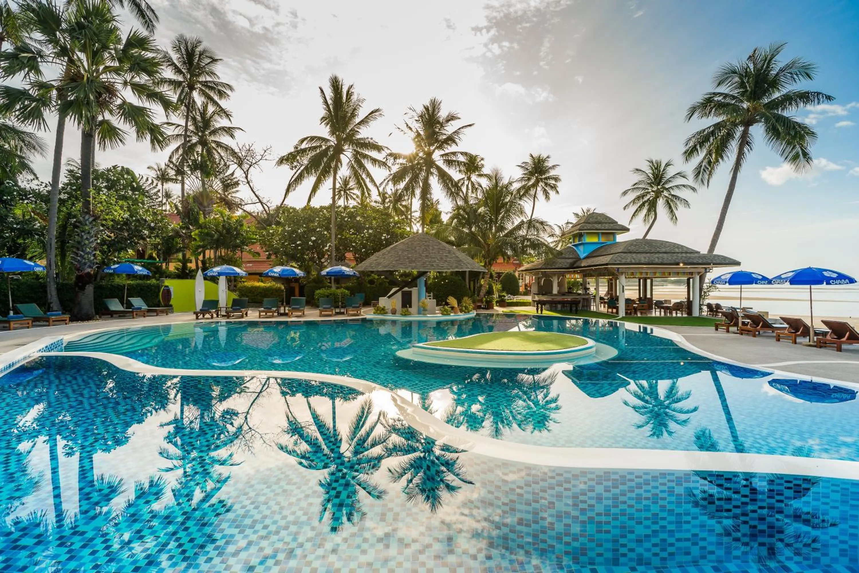 Swimming pool in Chaba Cabana Beach Resort