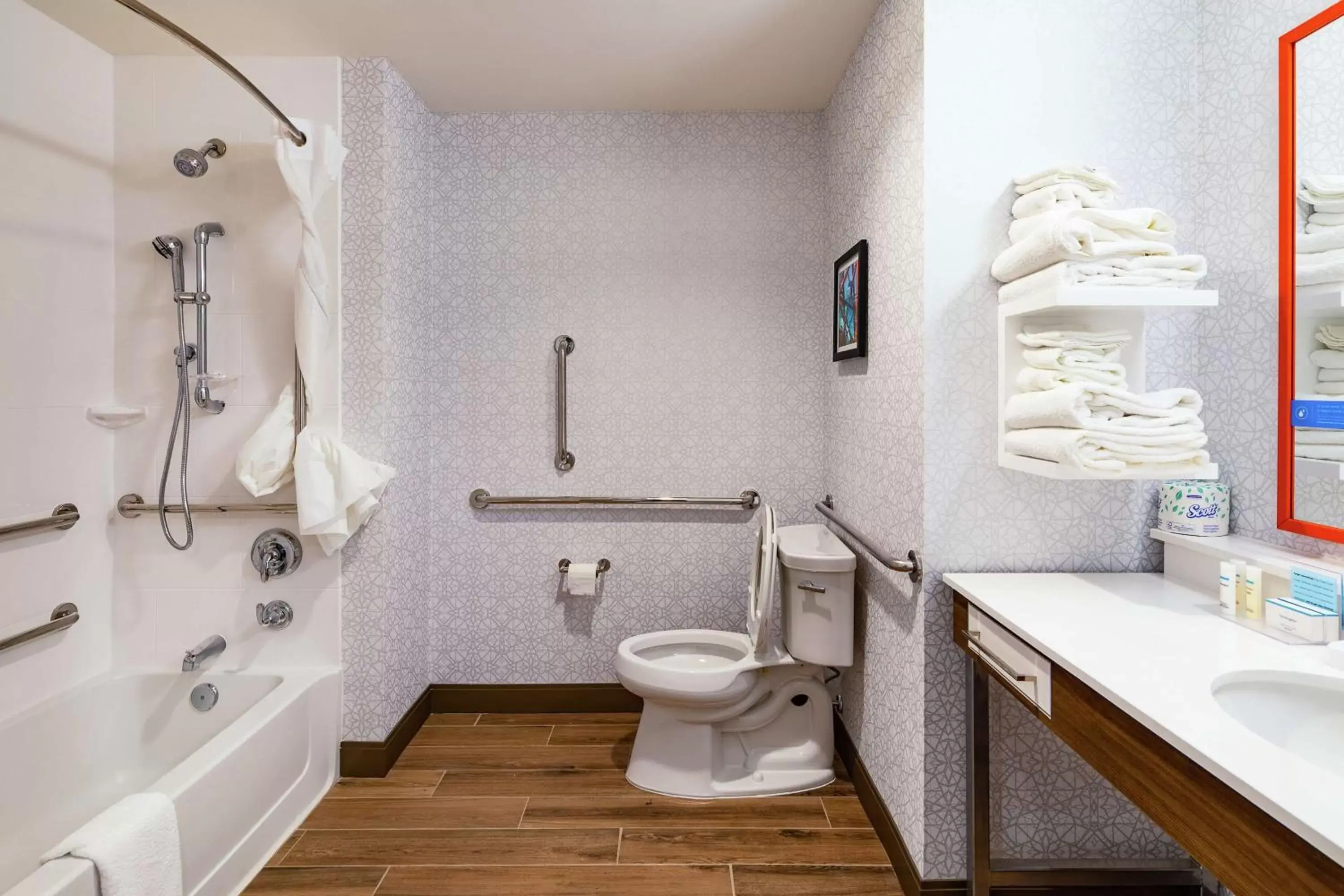 Bathroom in Hampton Inn & Suites By Hilton-Columbia Killian Road