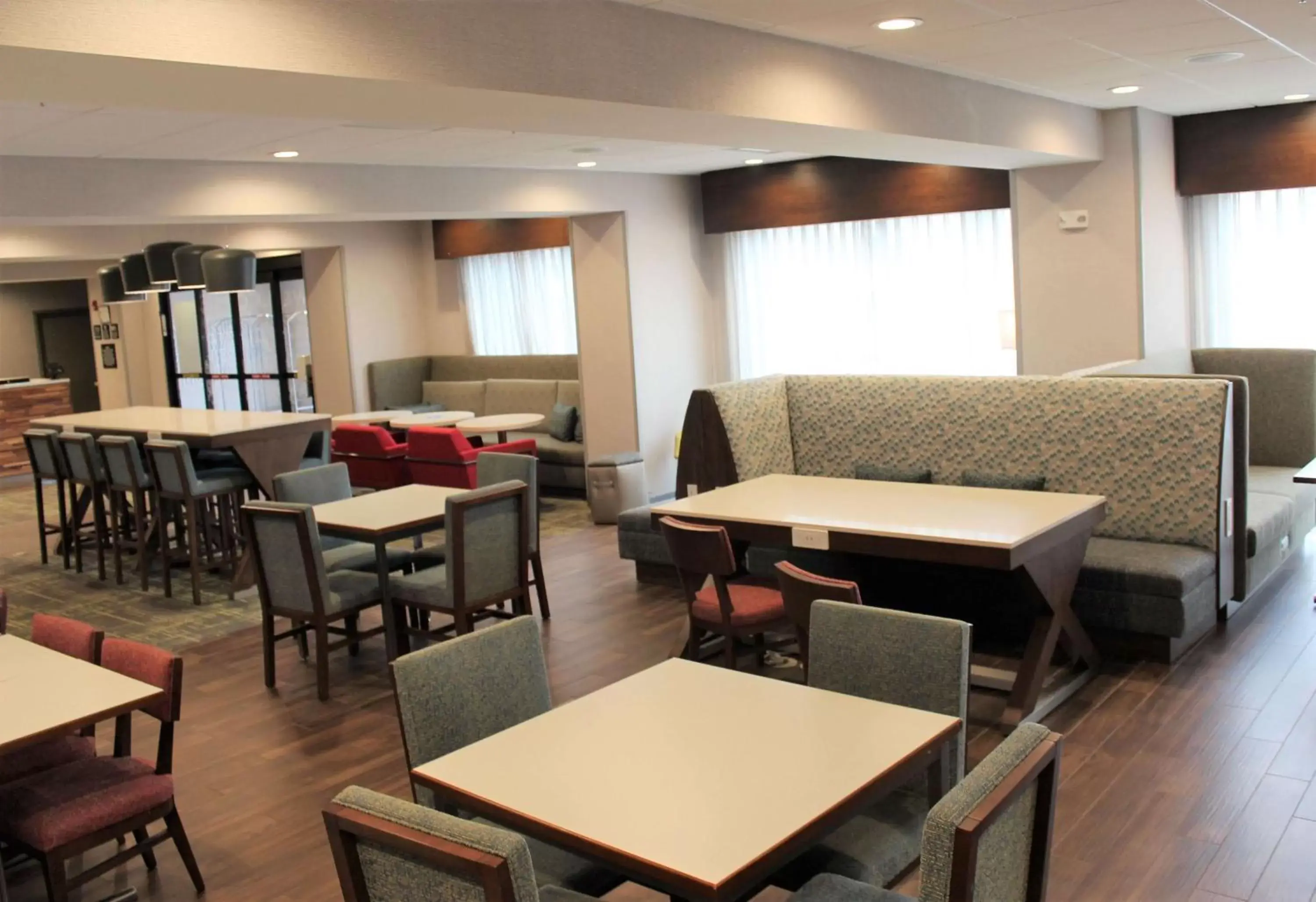 Lobby or reception, Restaurant/Places to Eat in Hampton Inn Lexington