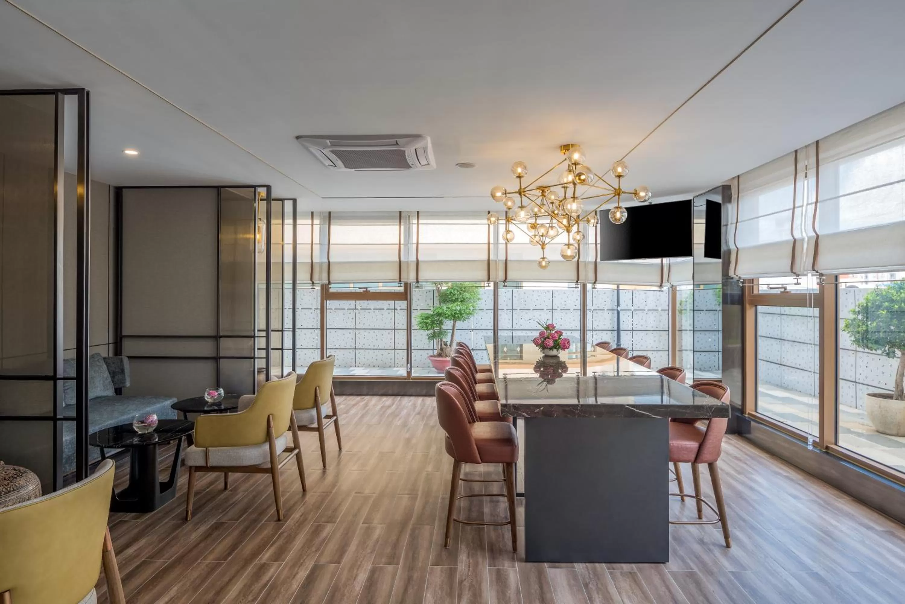 Communal lounge/ TV room in Oakwood Premier Phnom Penh