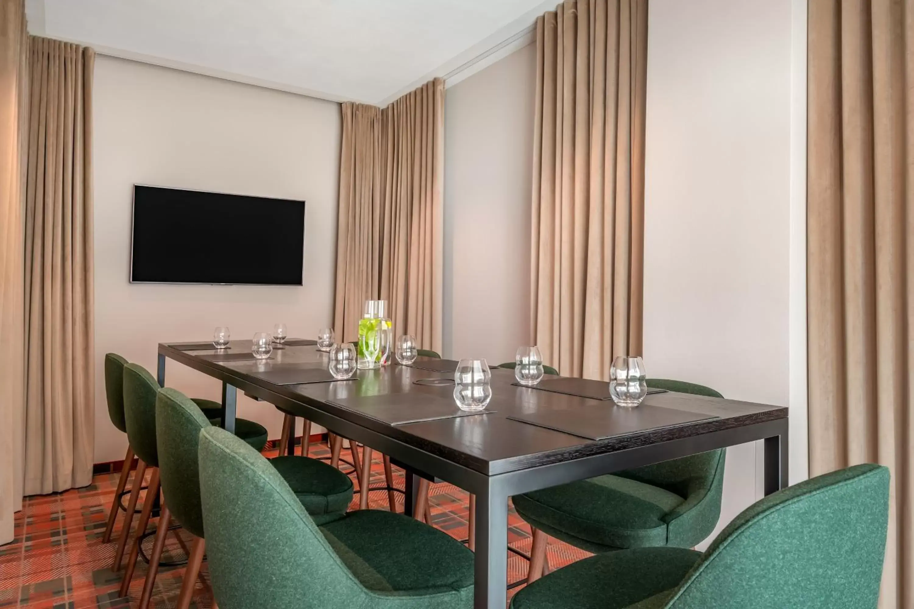 Meeting/conference room, TV/Entertainment Center in Sheraton Grand Salzburg