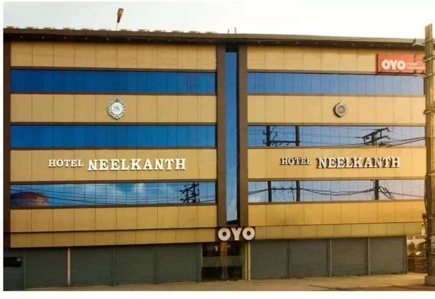 Facade/entrance in Hotel Neelkanth