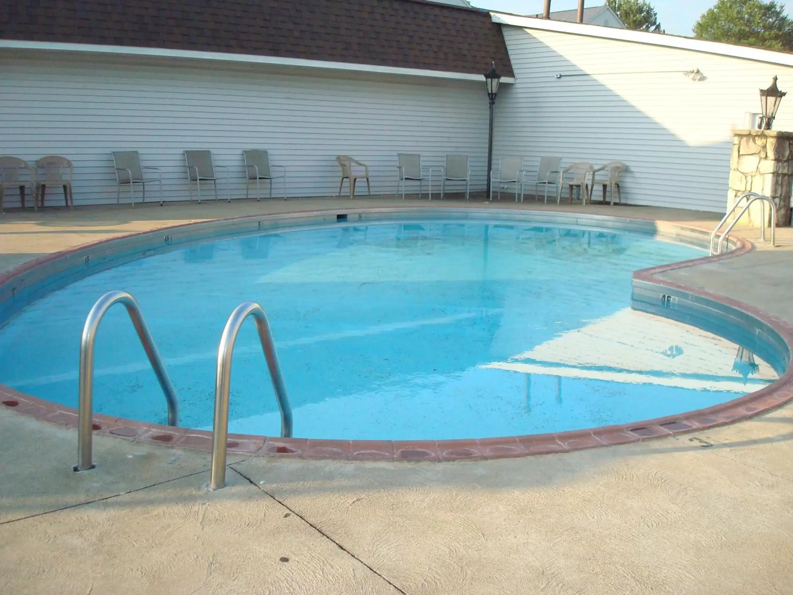 Swimming Pool in Corbin Inn