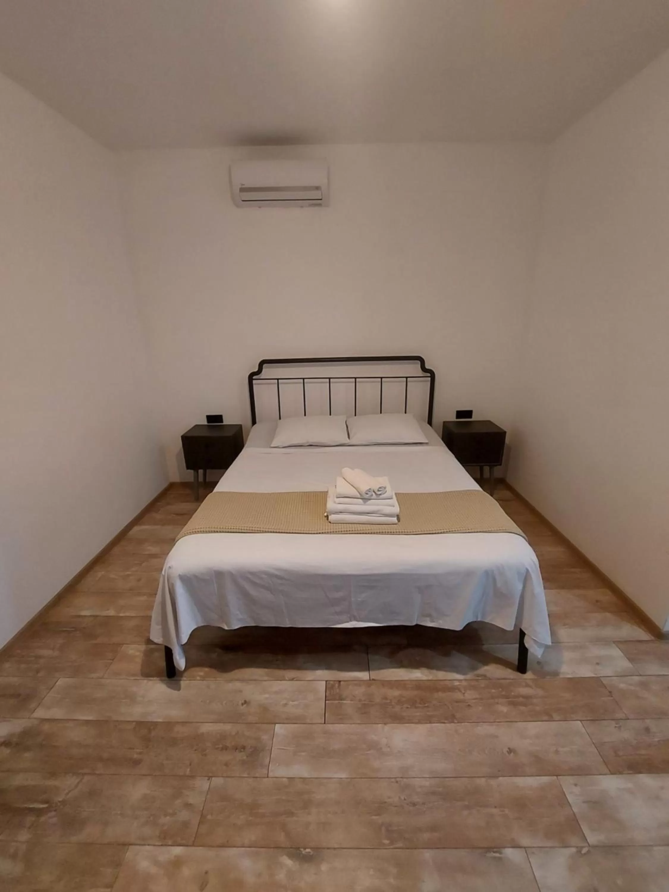 Bedroom, Bed in Level Up Hotel & Restaurant