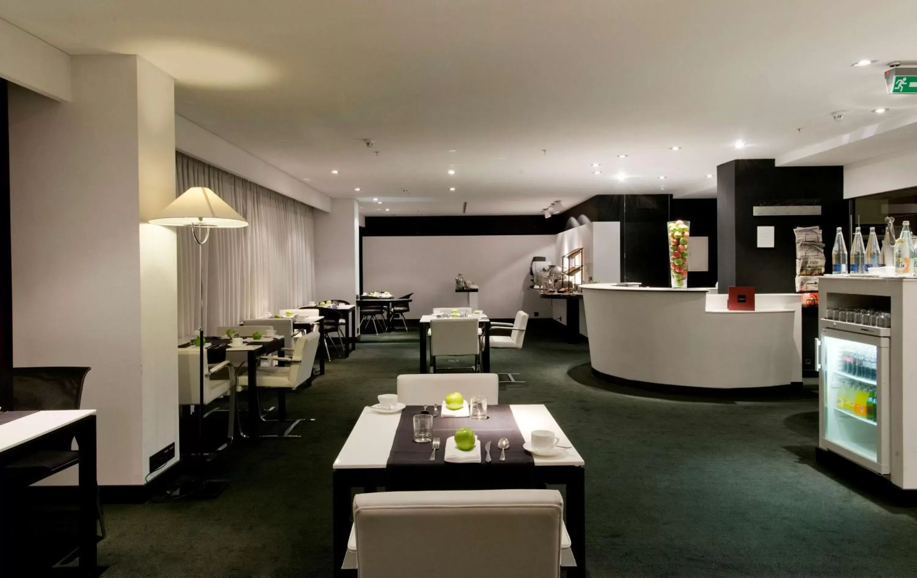 Property building, Restaurant/Places to Eat in Hilton Madrid Airport