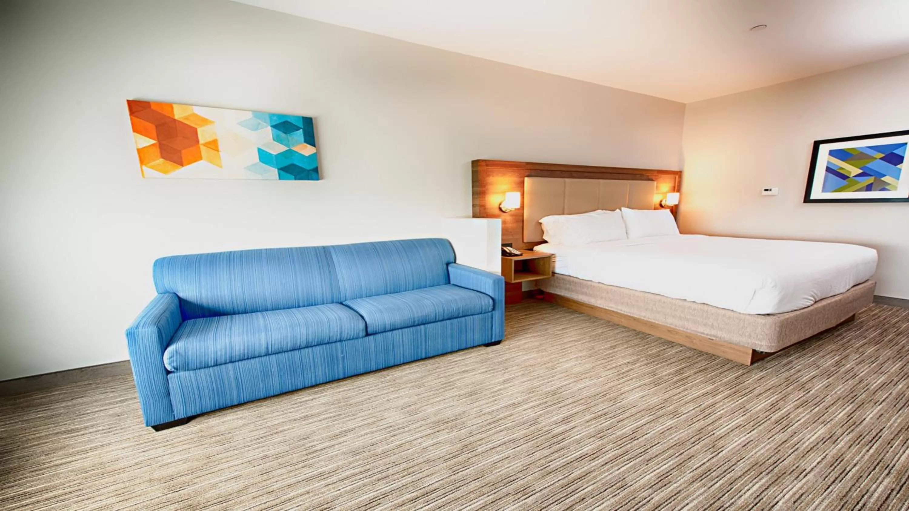 Bedroom, Bed in Holiday Inn Express & Suites Houston Southwest Galleria Area by IHG