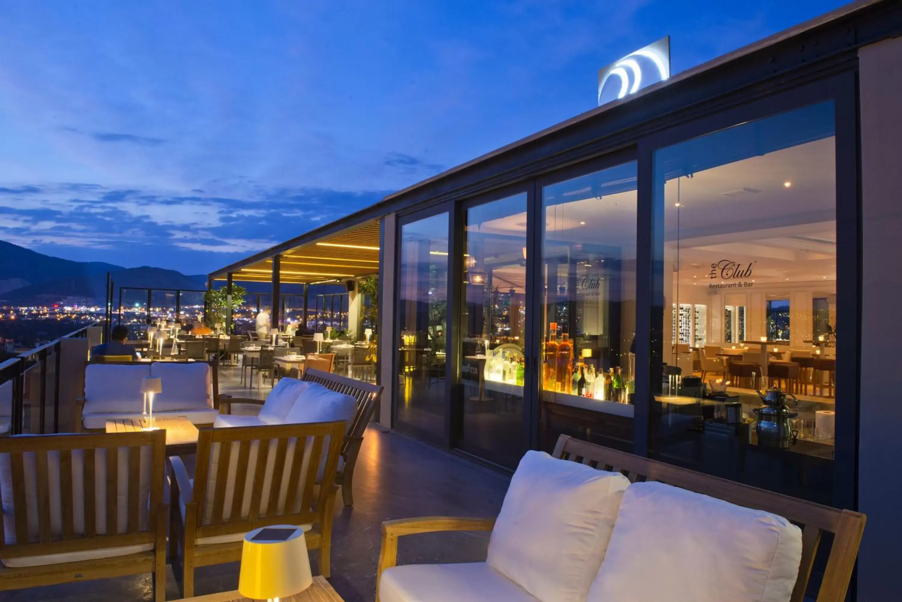 Lounge or bar in Ramada Resort by Wyndham Bodrum Lounge or bar in Ramada Resort by Wyndham Bodrum