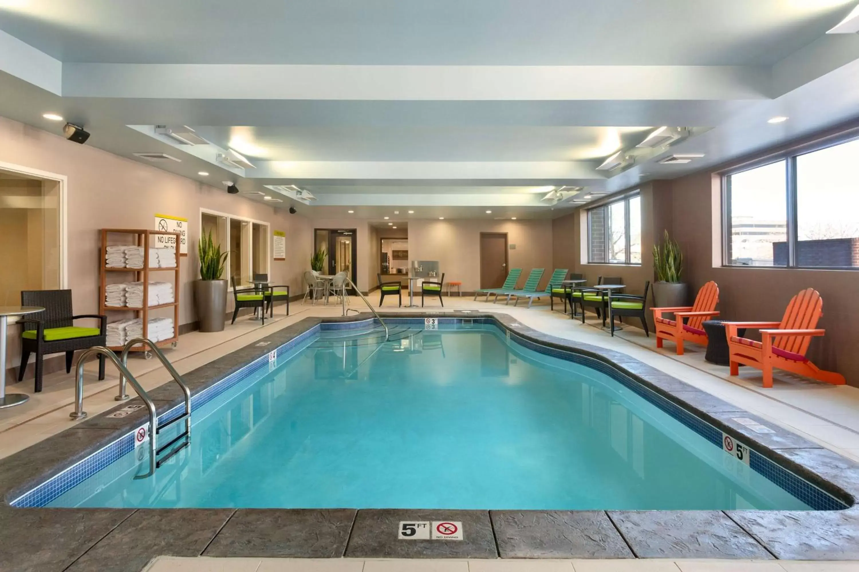 Pool view, Swimming Pool in Home2 Suites by Hilton Denver West / Federal Center