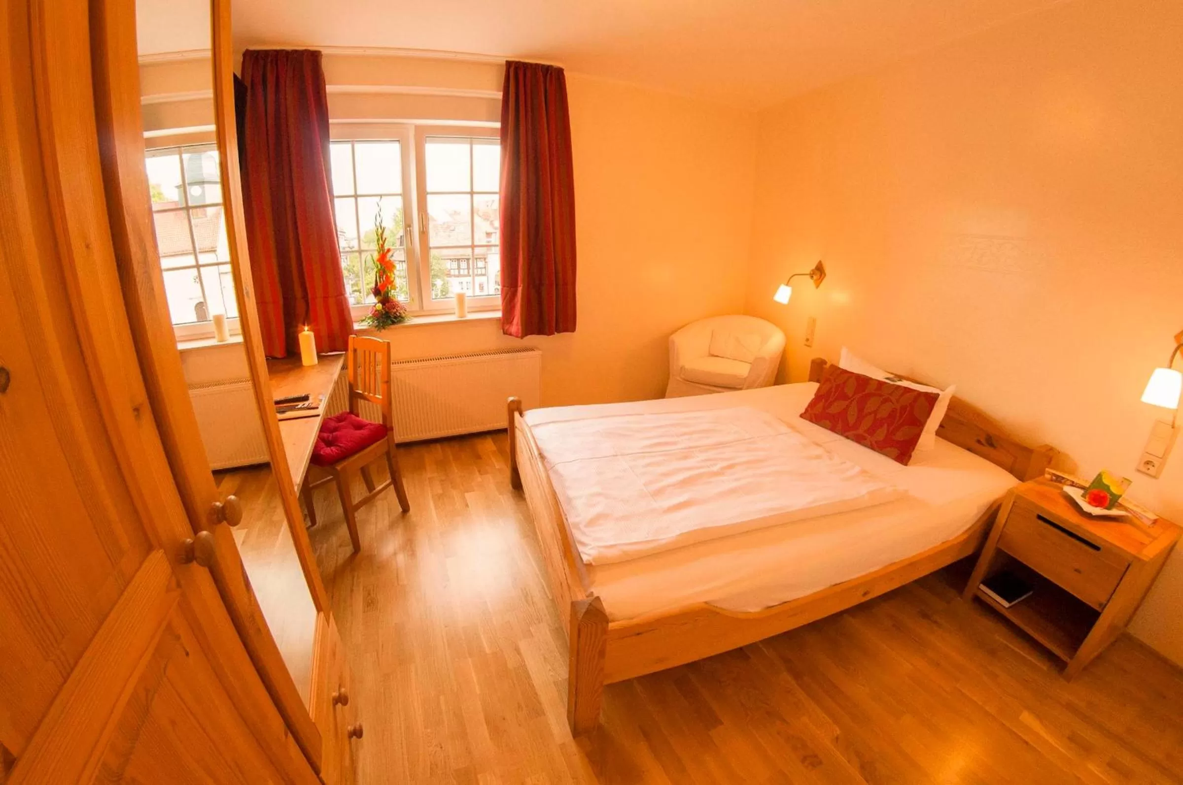 Photo of the whole room, Bed in Ringhotel Lutherhotel Eisenacher Hof