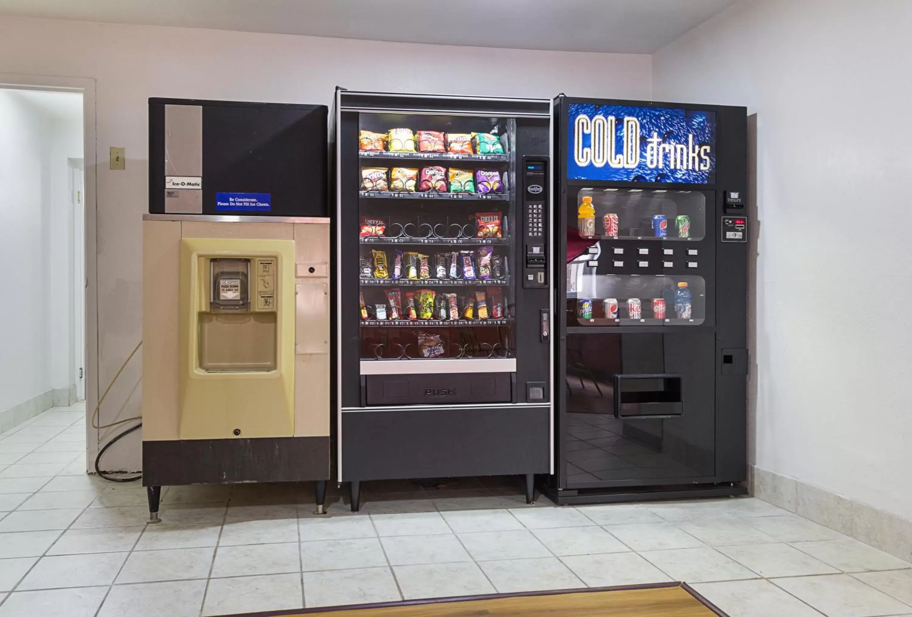 Lobby or reception in Motel 6-Sidney, OH Lobby or reception in Motel 6-Sidney, OH