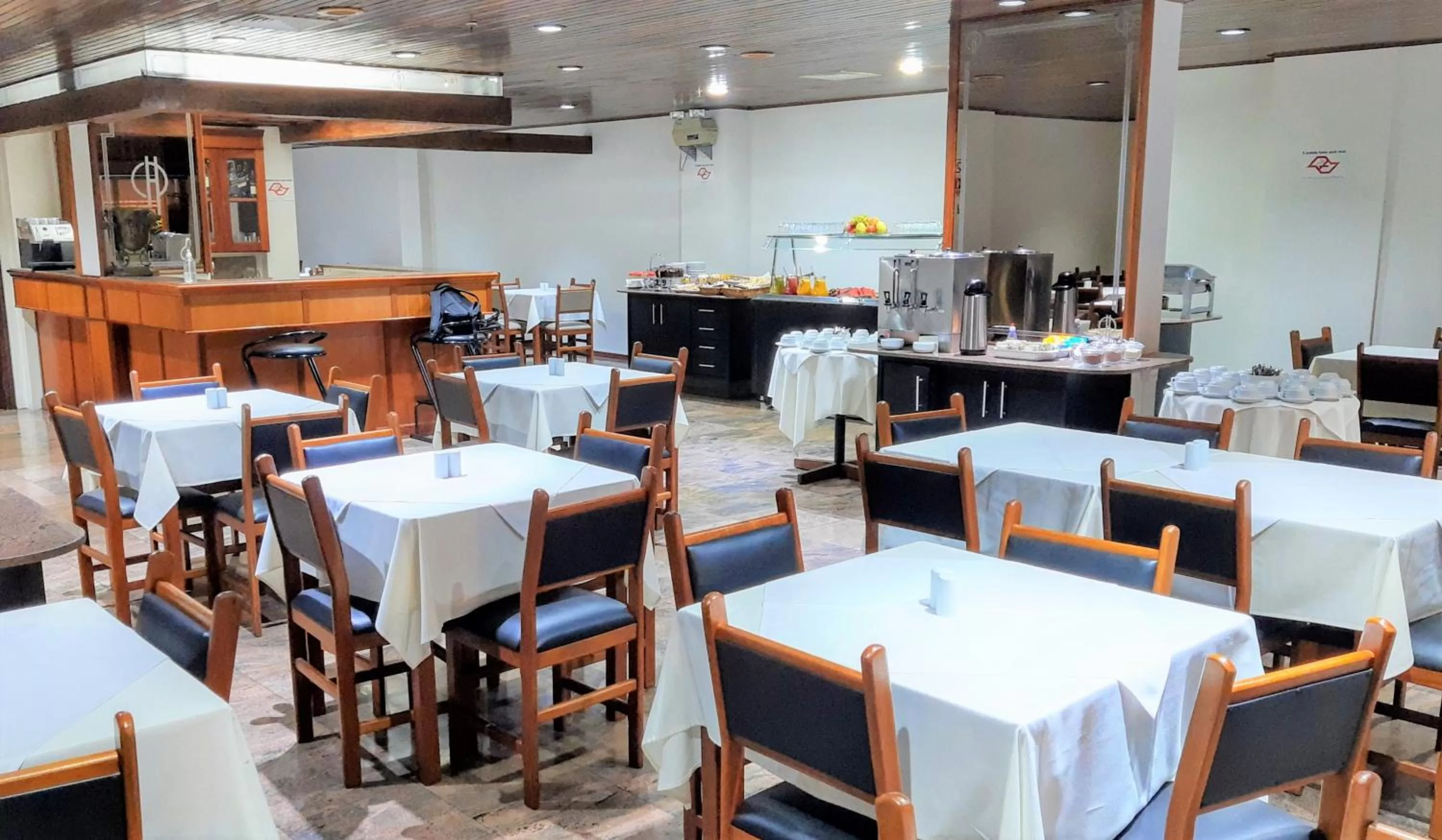 Restaurant/places to eat in Cardum Hotel