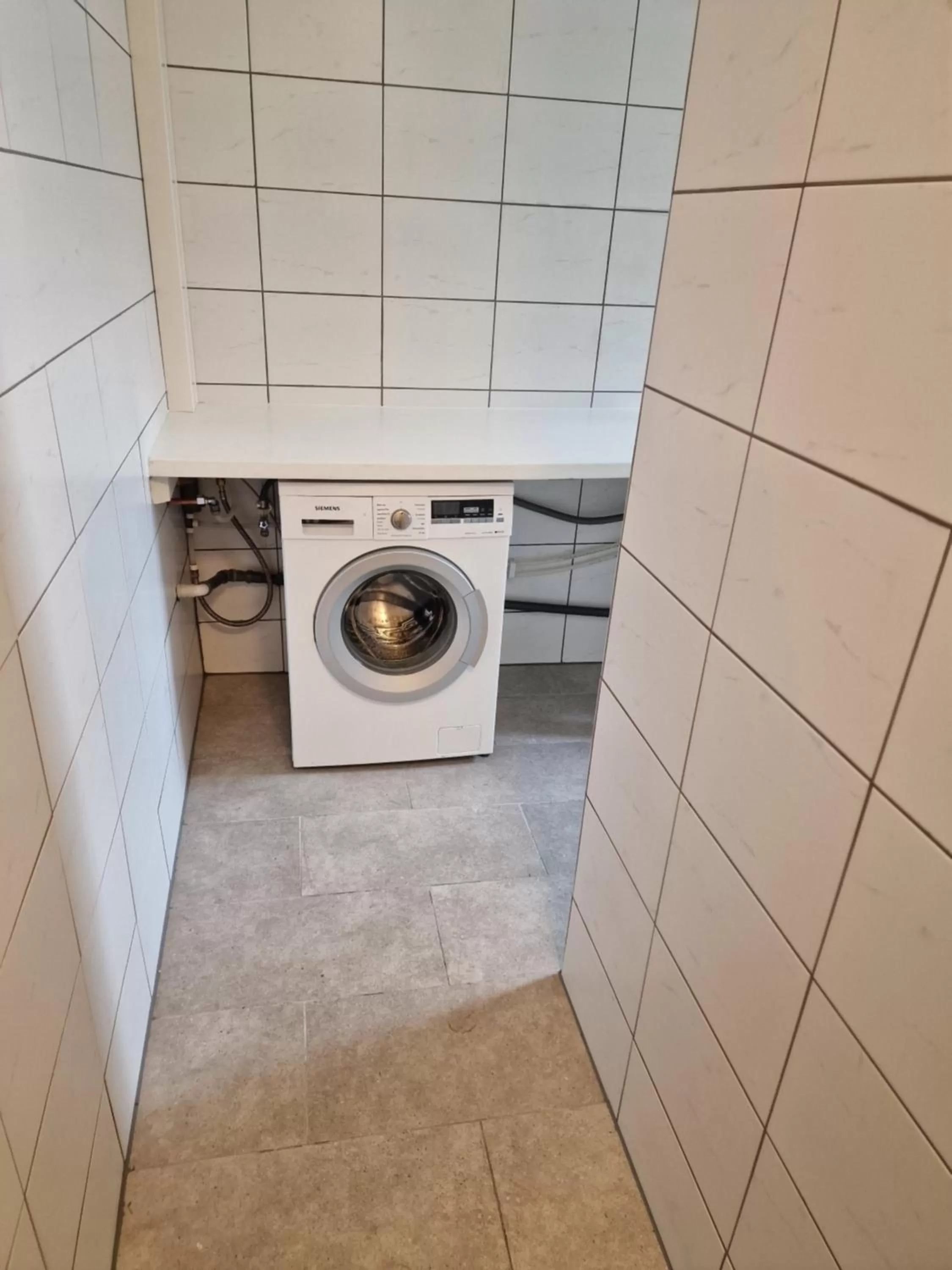 Brufjell Hostel & Parking