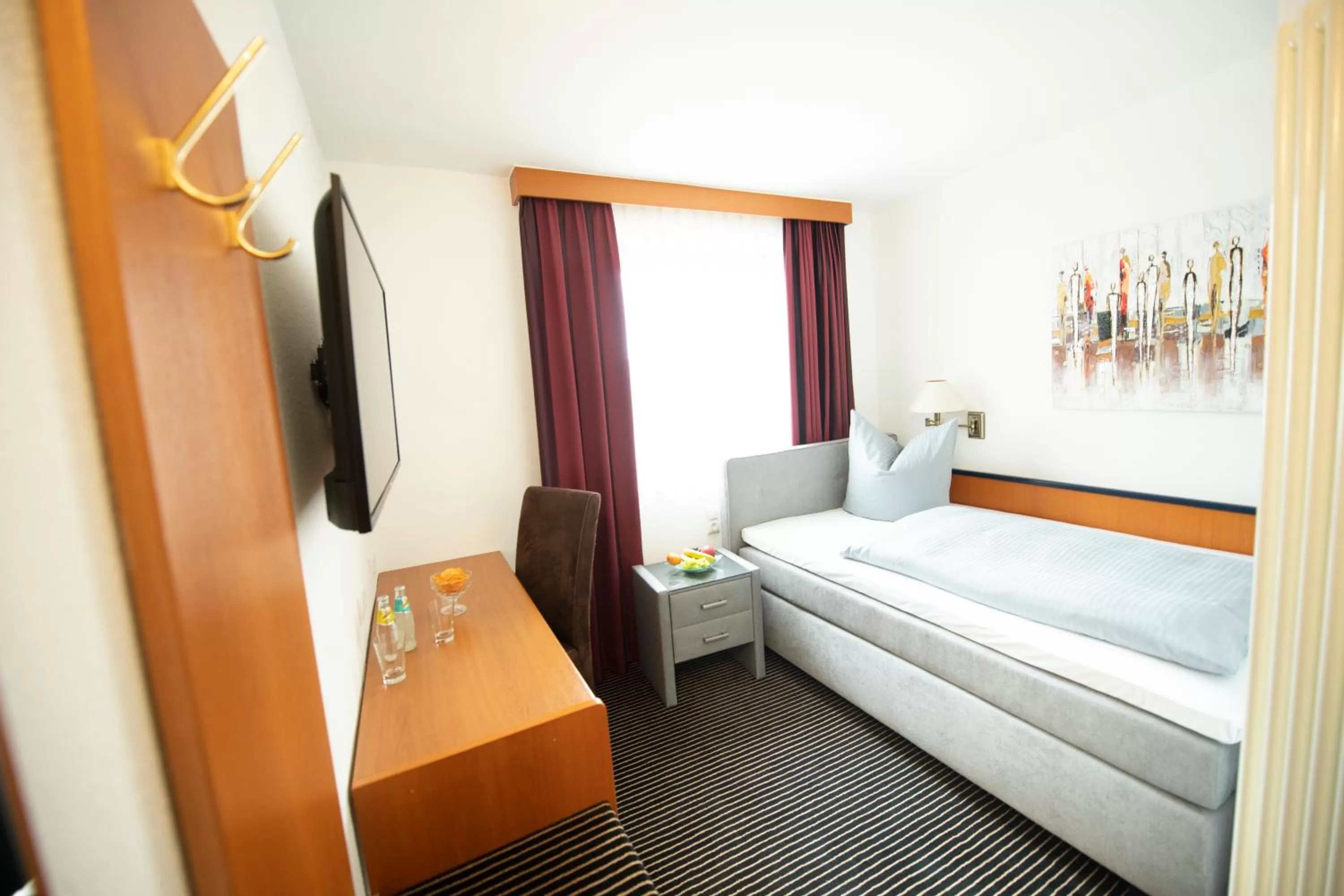 Photo of the whole room, Bed in Stadthotel Giengen