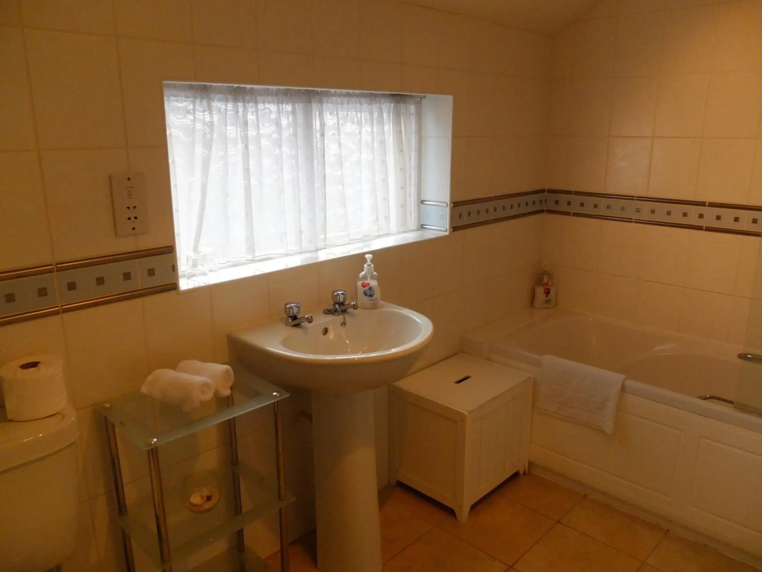 Bathroom in Meadowcroft Guest House