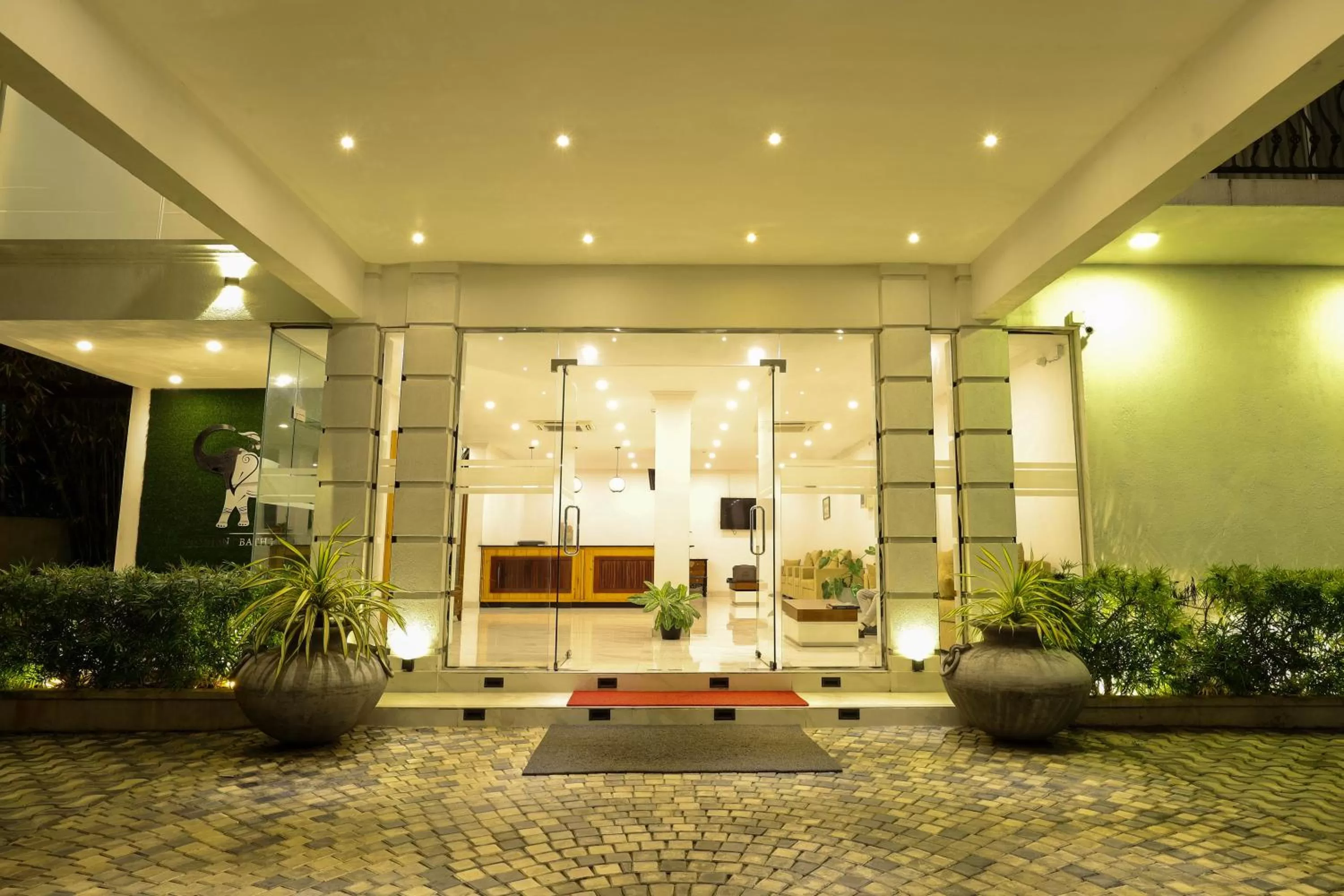 Facade/entrance in Hotel Ganthera Kandy