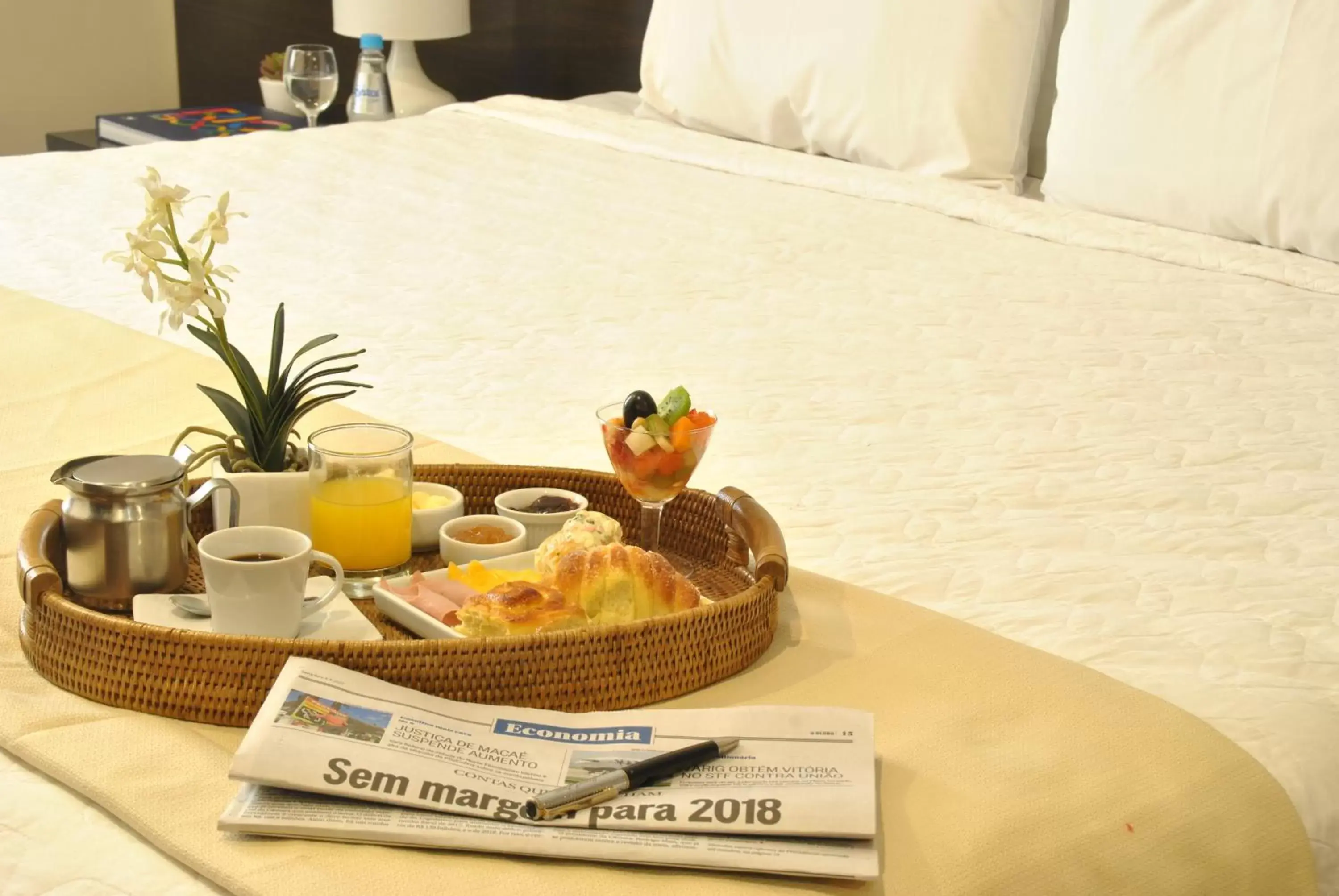 Breakfast, Bed in Arosa Rio Hotel