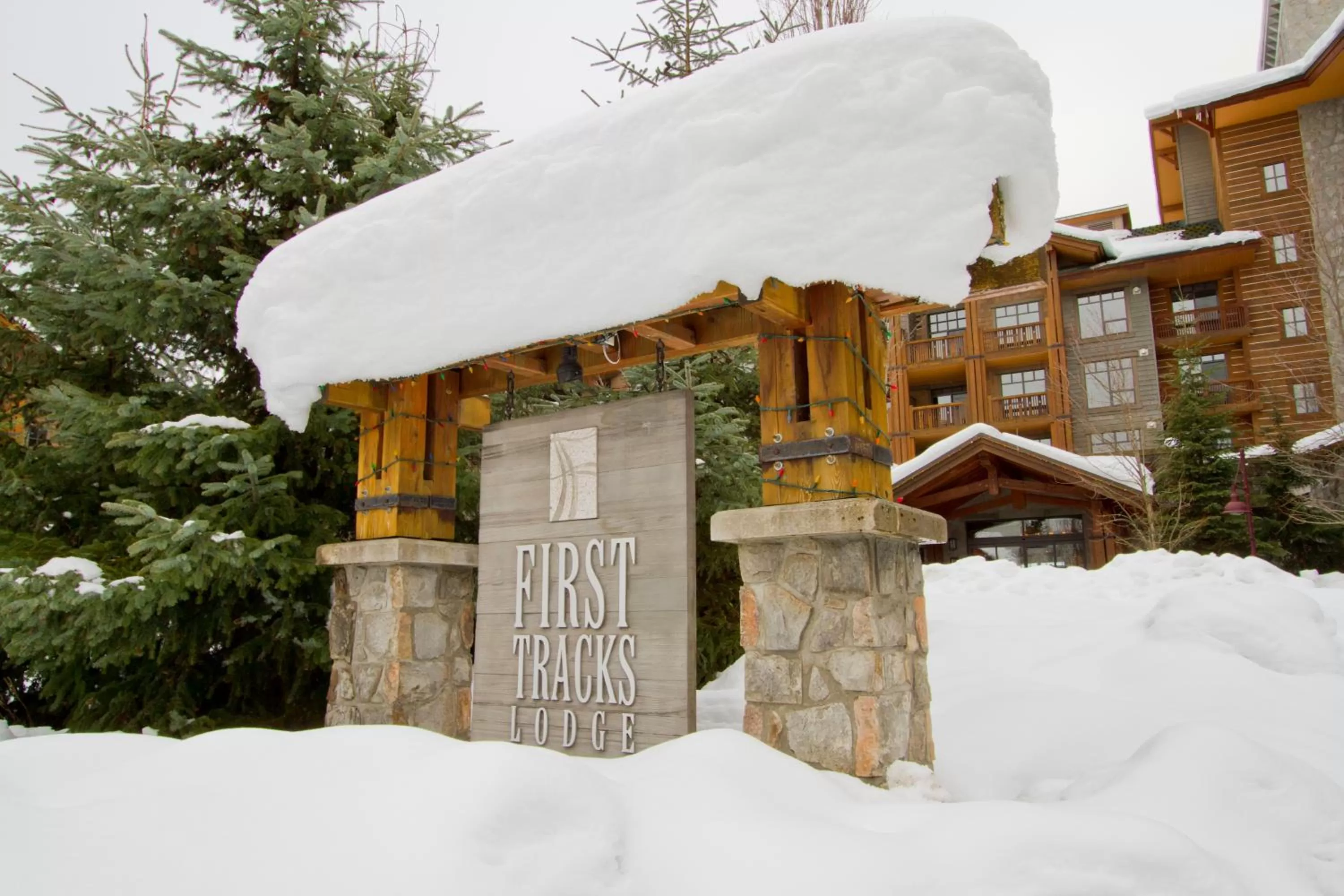 Facade/entrance in First Tracks Lodge