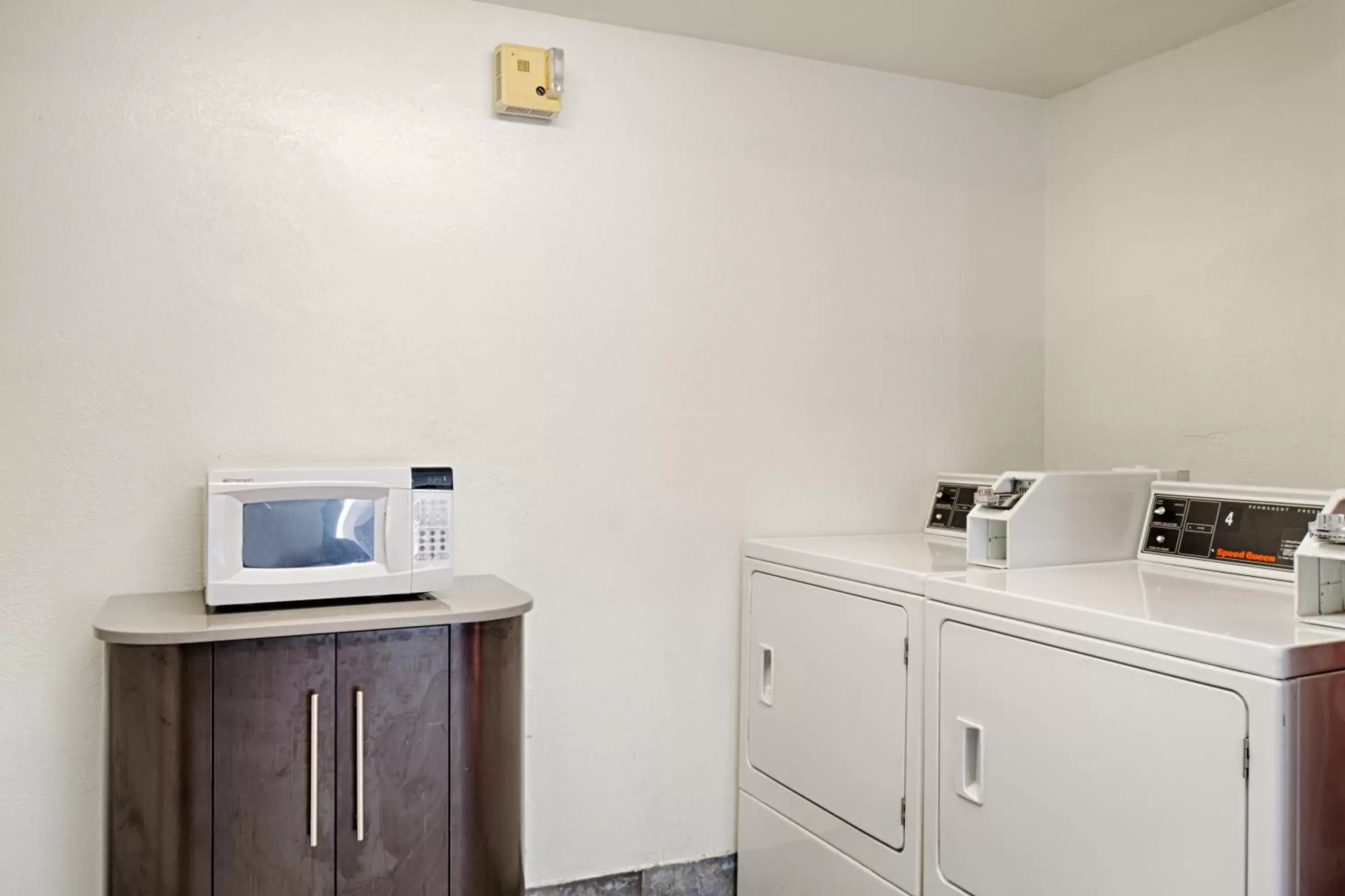 Fitness centre/facilities, Kitchen/Kitchenette in Motel 6-Laurel, DC - Washington Northeast