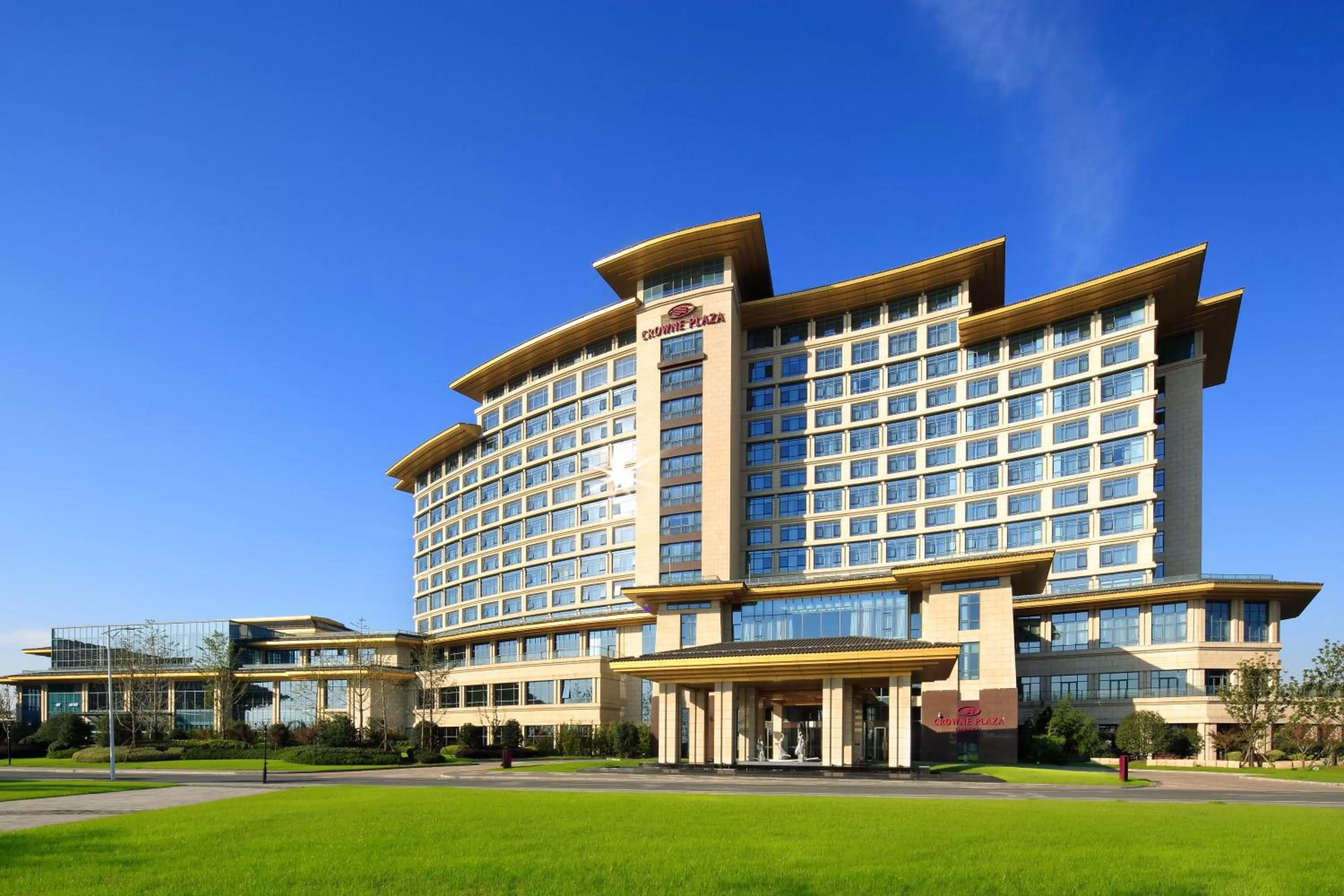 Property building in Crowne Plaza Yangzhou by IHG