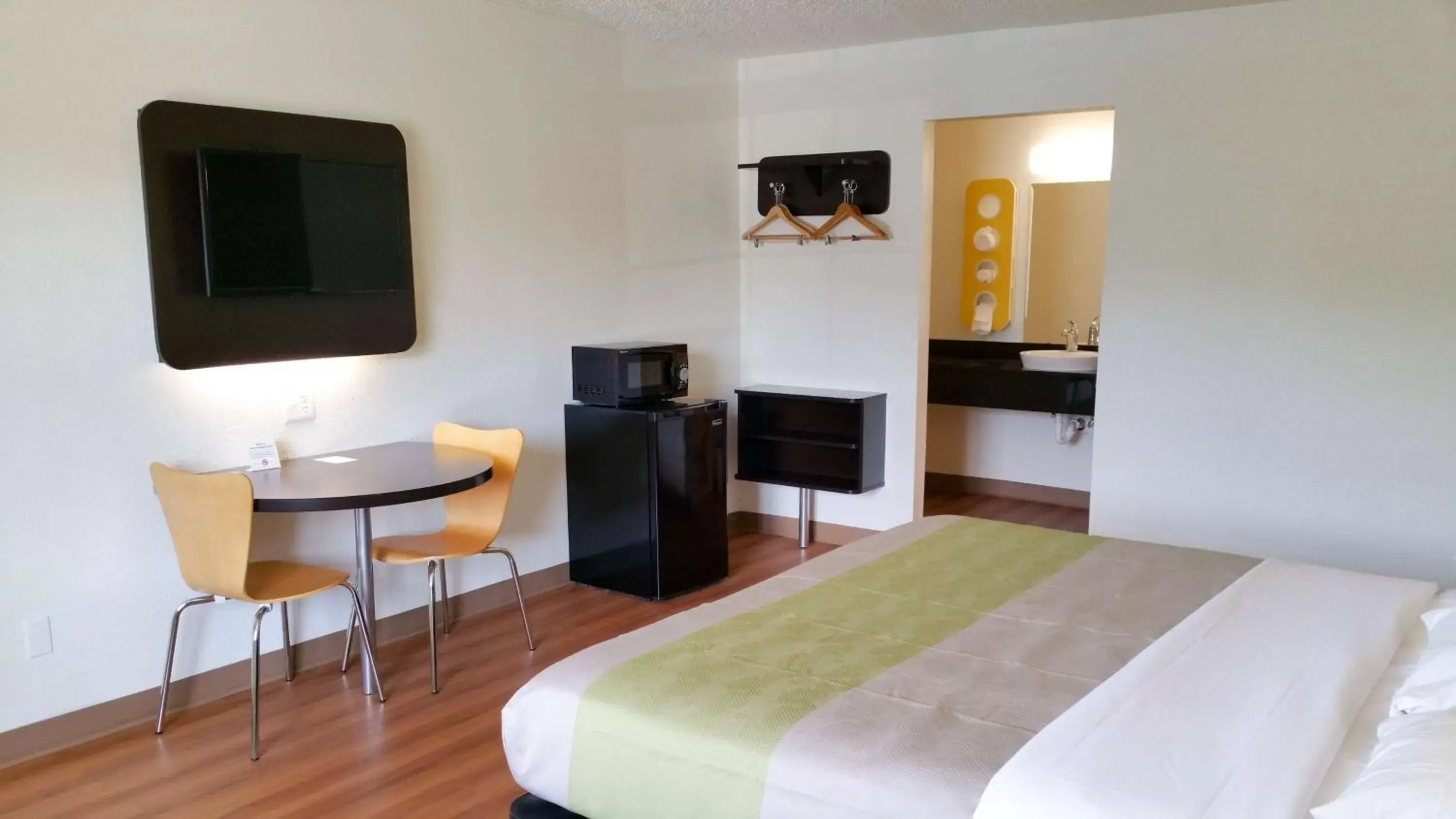 Bedroom, Bed in Motel 6-Palestine, TX Bedroom, Bed in Motel 6-Palestine, TX