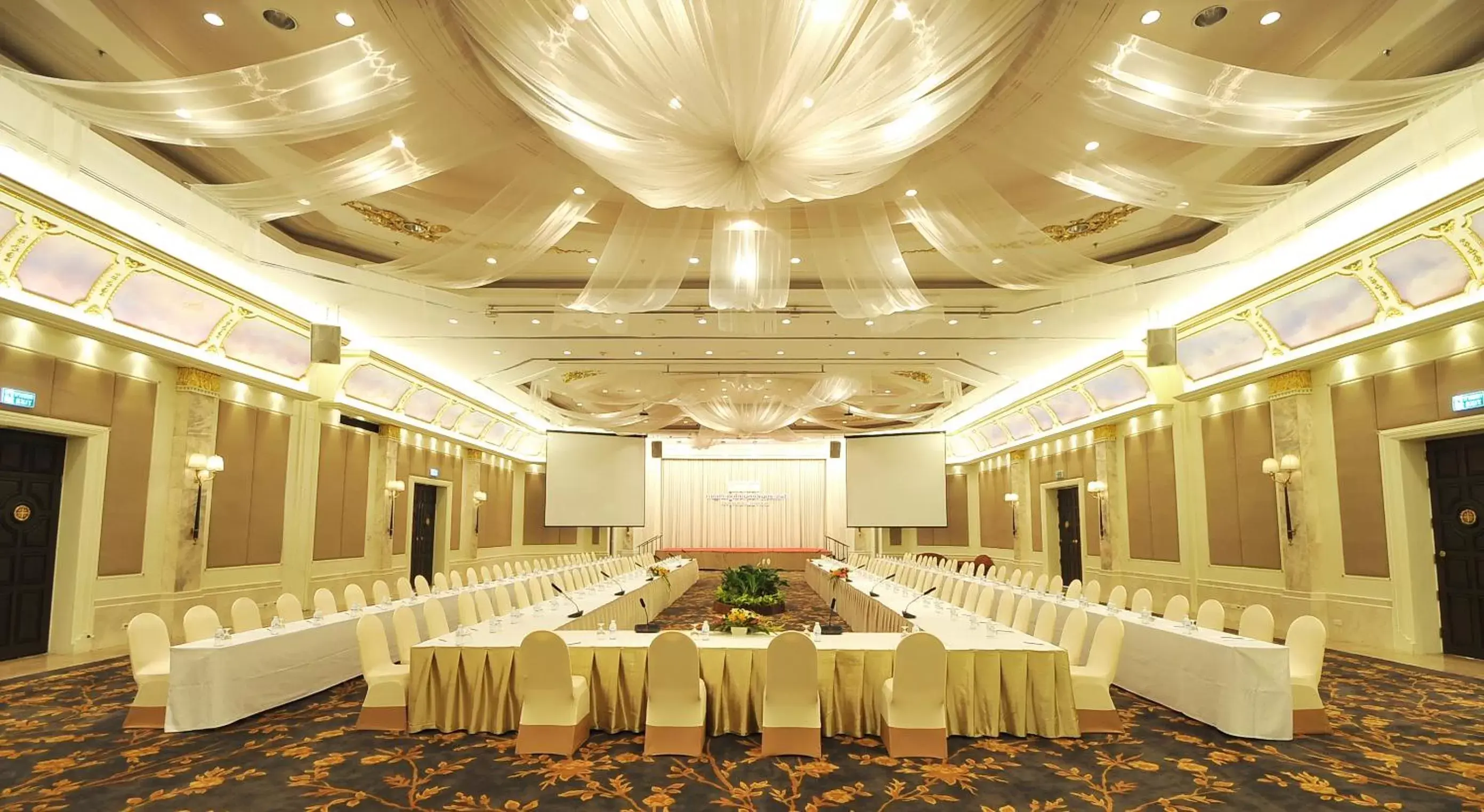 Business facilities in Rama Gardens Hotel Bangkok - SHA Plus Certified