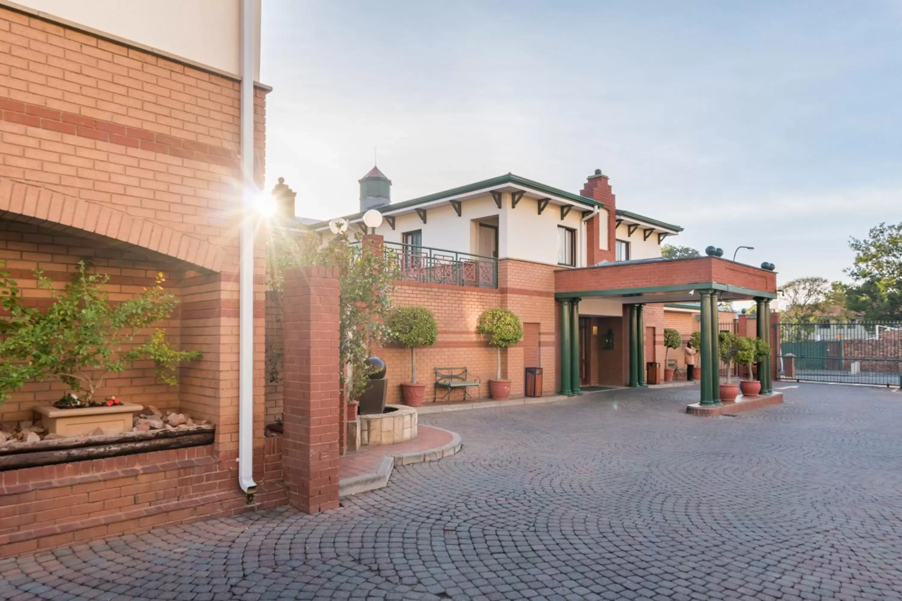 Property Building in Courtyard Hotel Rosebank