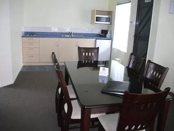 Two-Bedroom Apartment in Eastland Pacific Motel Two-Bedroom Apartment in Eastland Pacific Motel