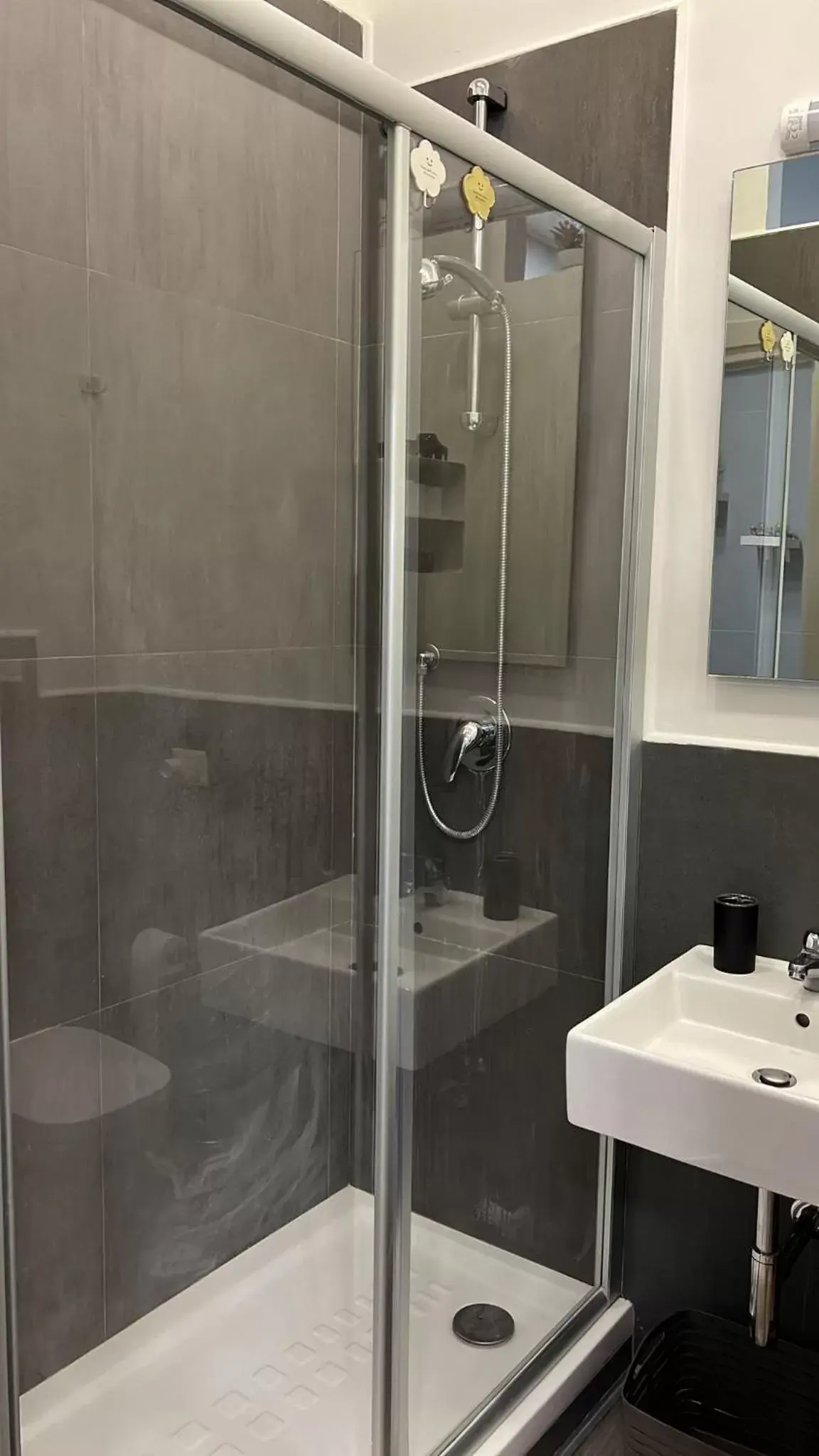 Bathroom in Rodinó rooms