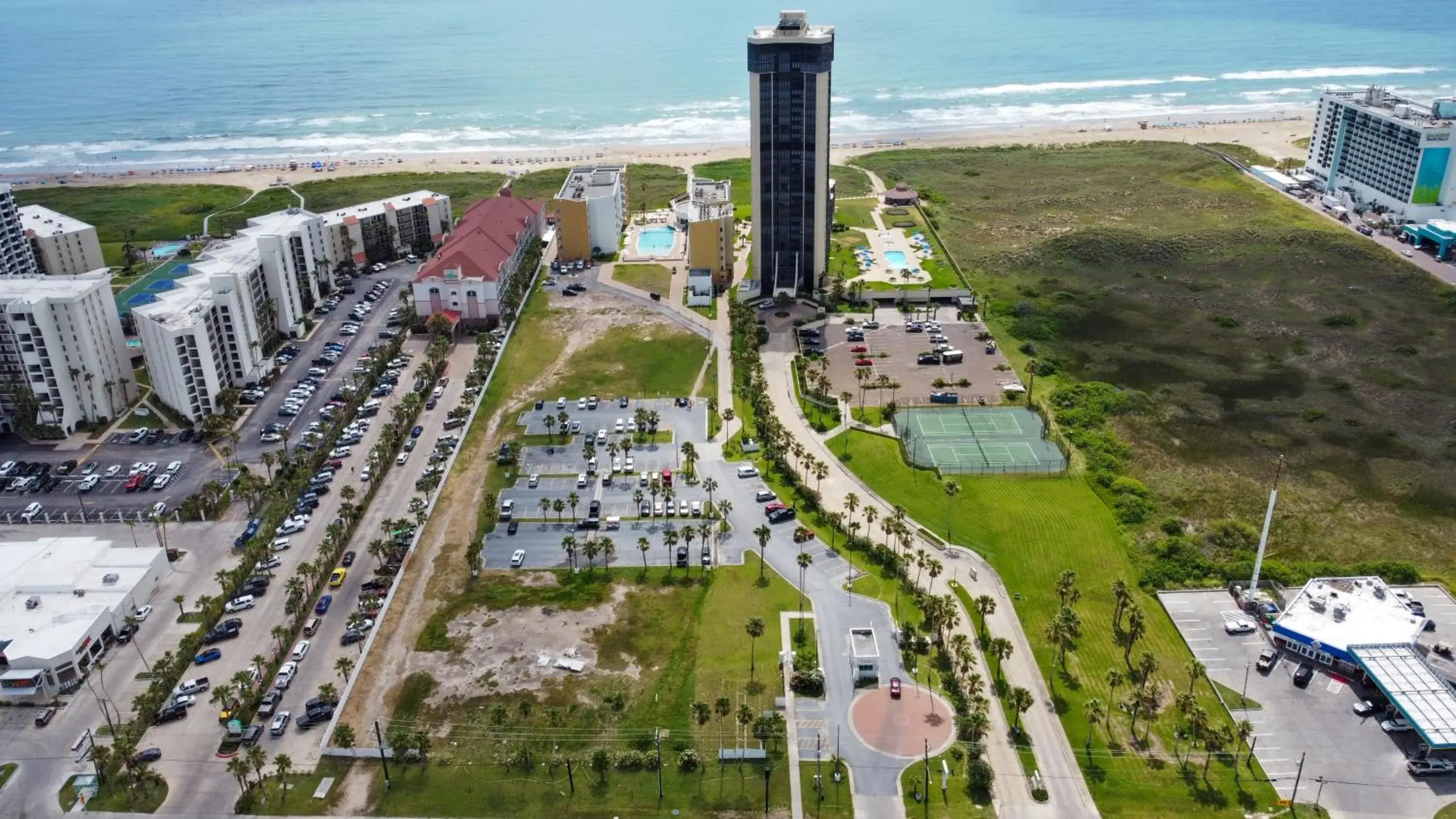 Property building in Peninsula Island Resort & Spa - Beachfront Property at South Padre Island Property building in Peninsula Island Resort & Spa - Beachfront Property at South Padre Island