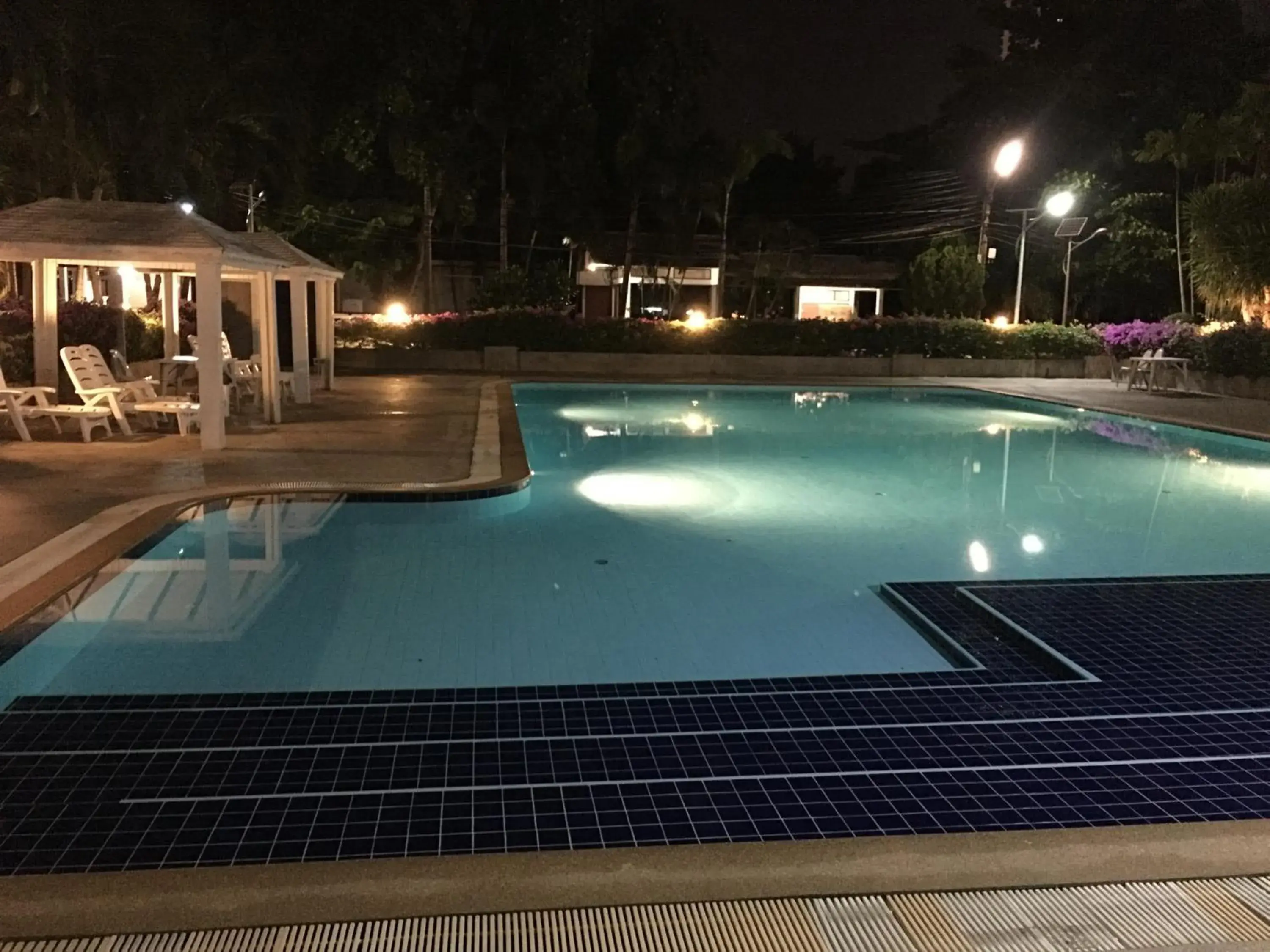 Swimming Pool in Villa Navin