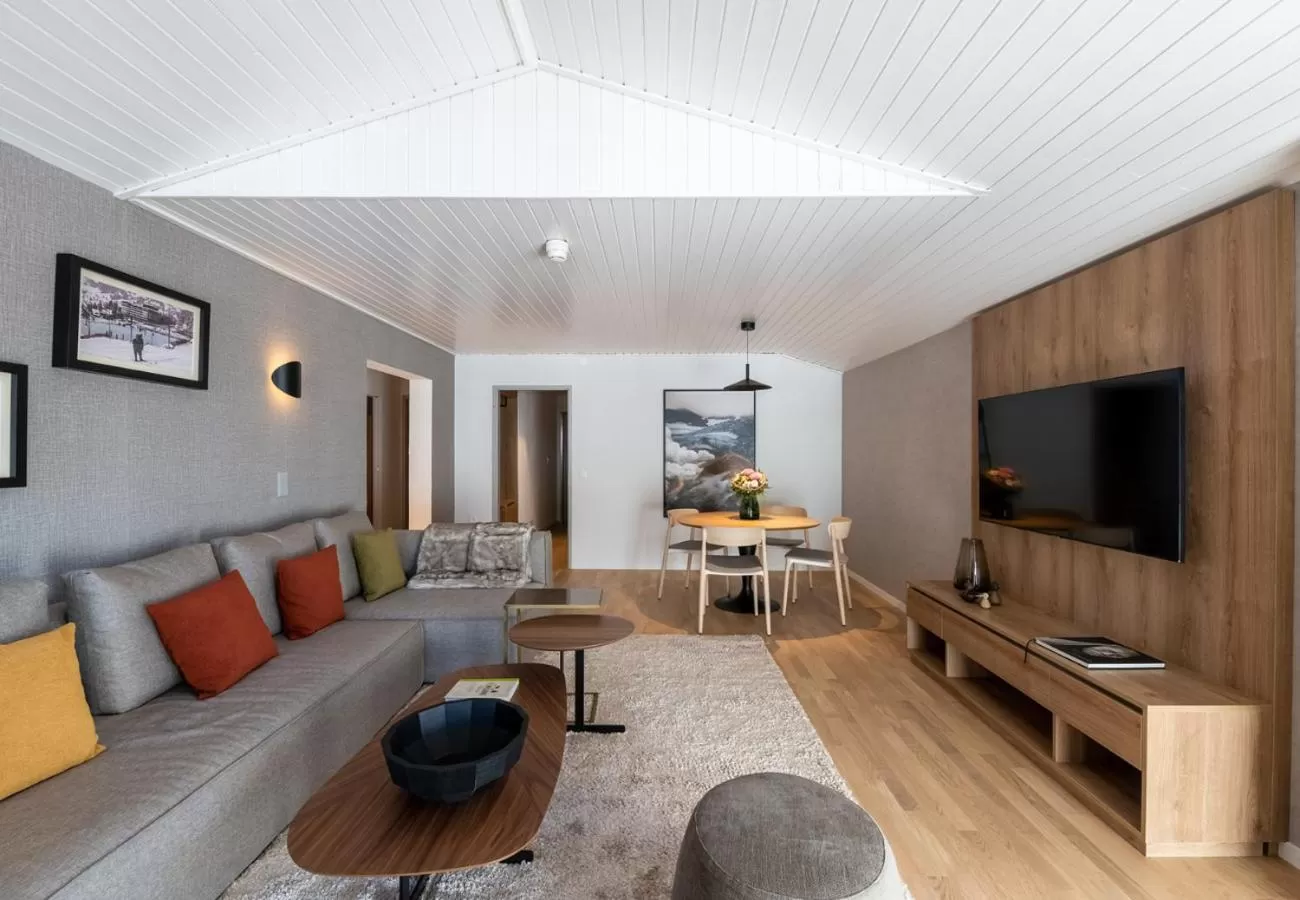 Living room in Victoria Hotel & Residence