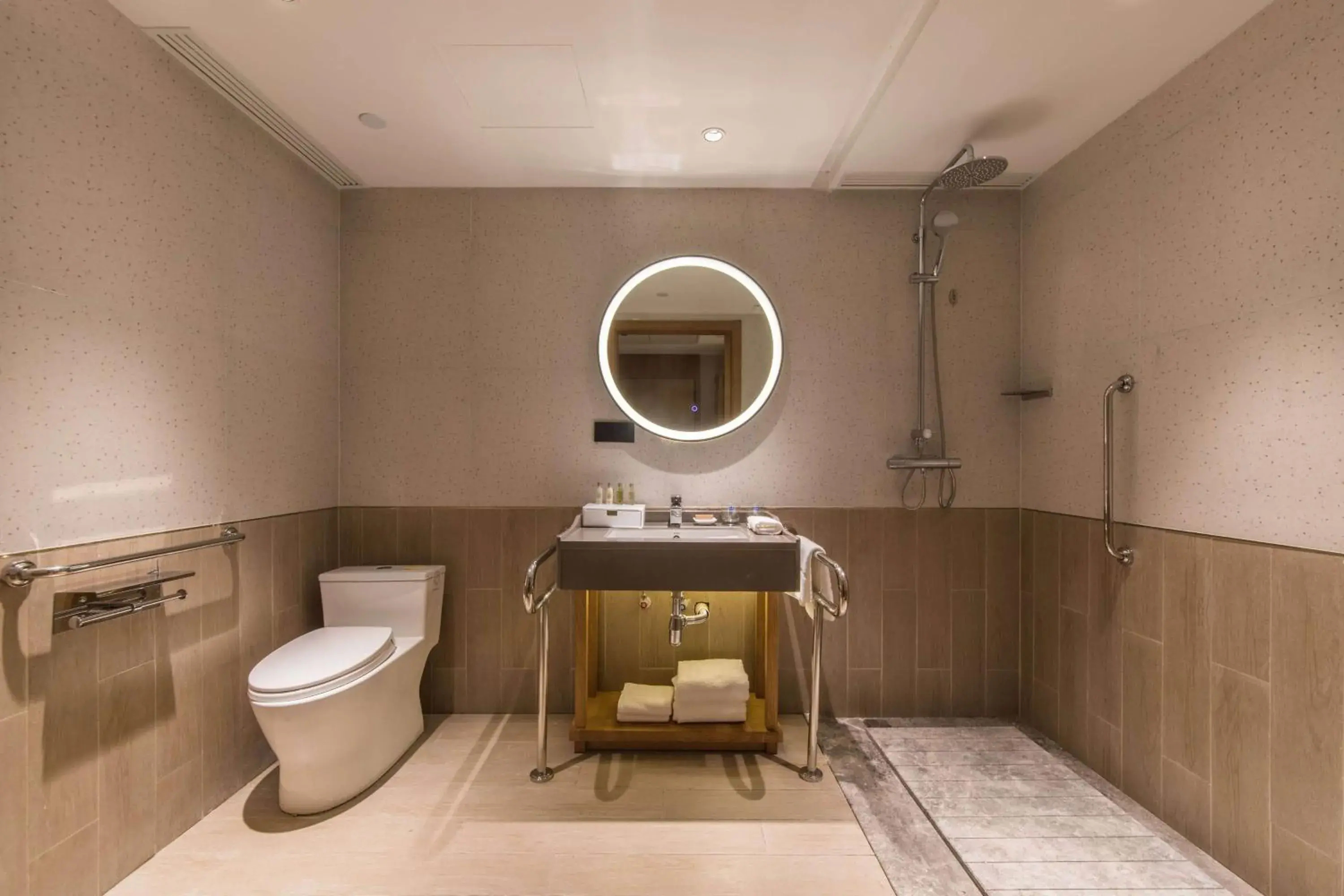 Bathroom in Hilton Garden Inn Nantong Xinghu