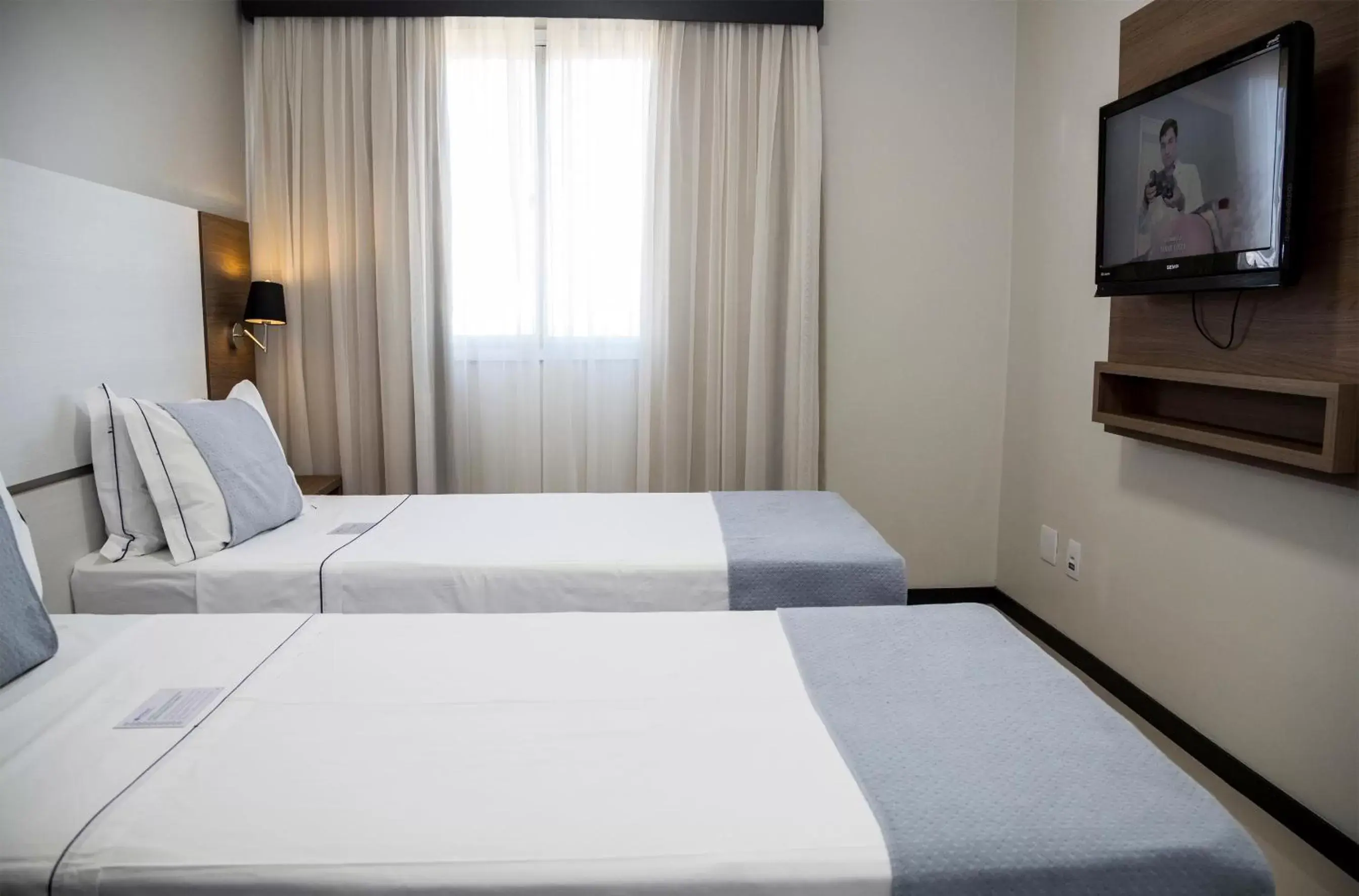 Deluxe Twin Room in Wyndham Golden Foz Suítes