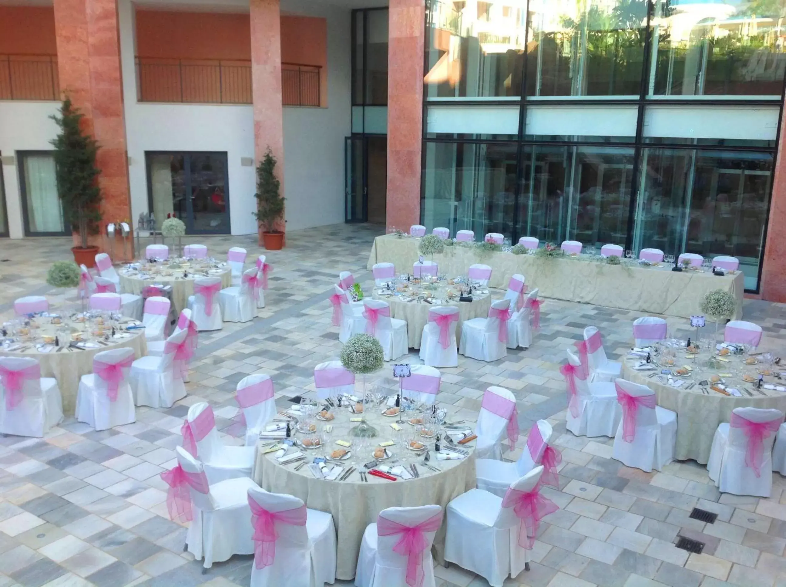 Patio, Banquet Facilities in Hilton Vilamoura