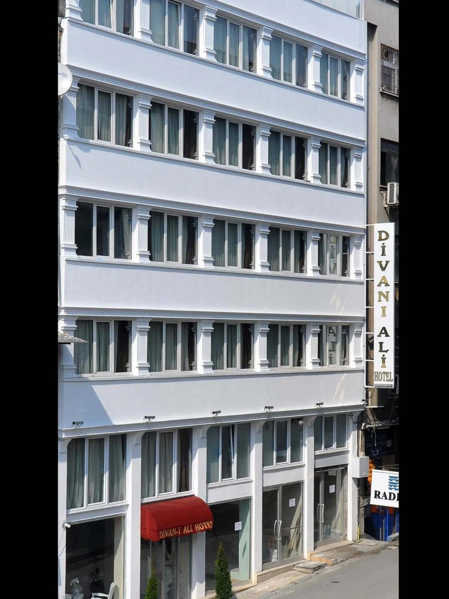 Facade/entrance in Divani Ali Hotel