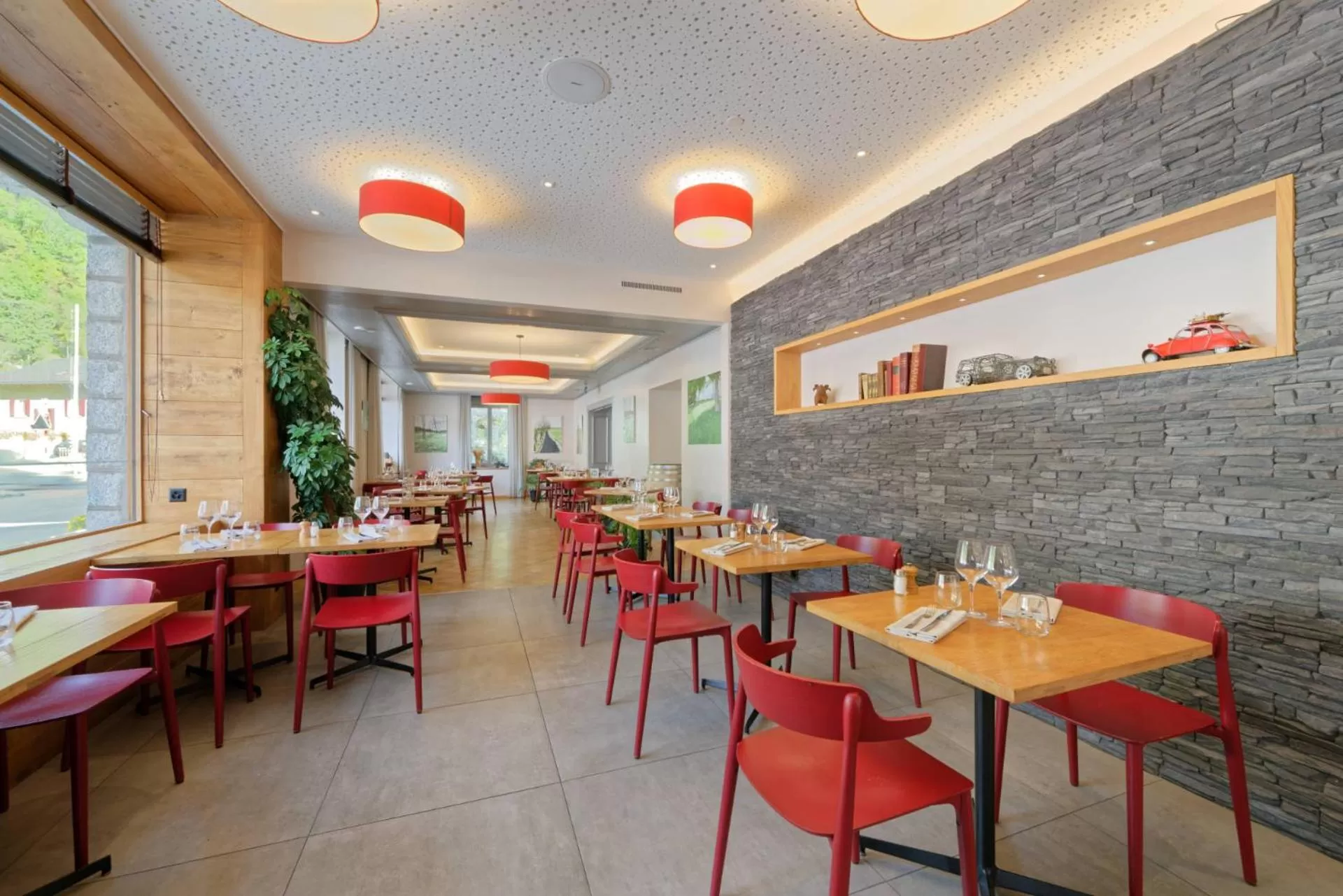 Restaurant/places to eat in Hôtel Terminus