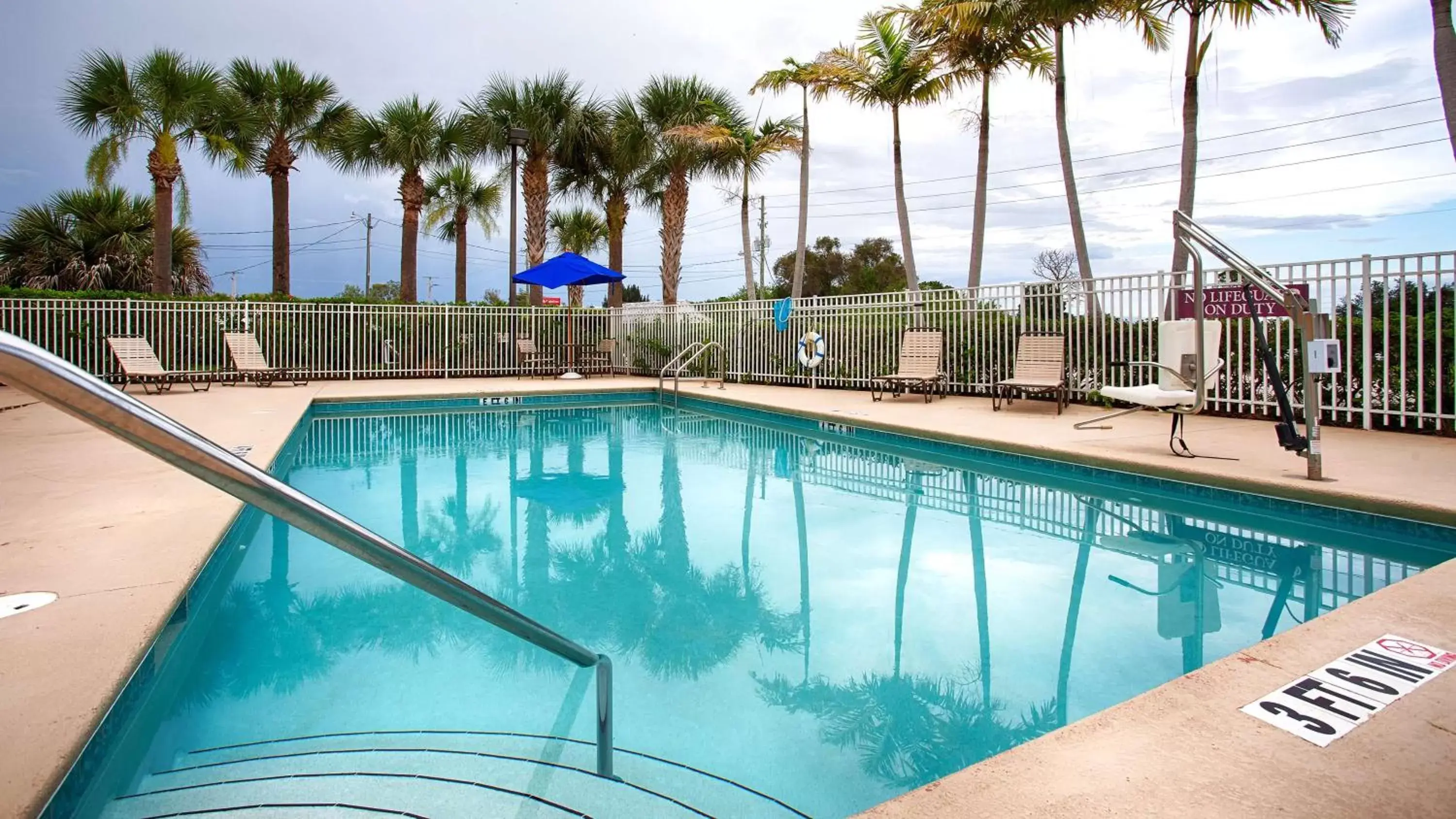 On site, Swimming Pool in Best Western Plus Sebastian Hotel & Suites