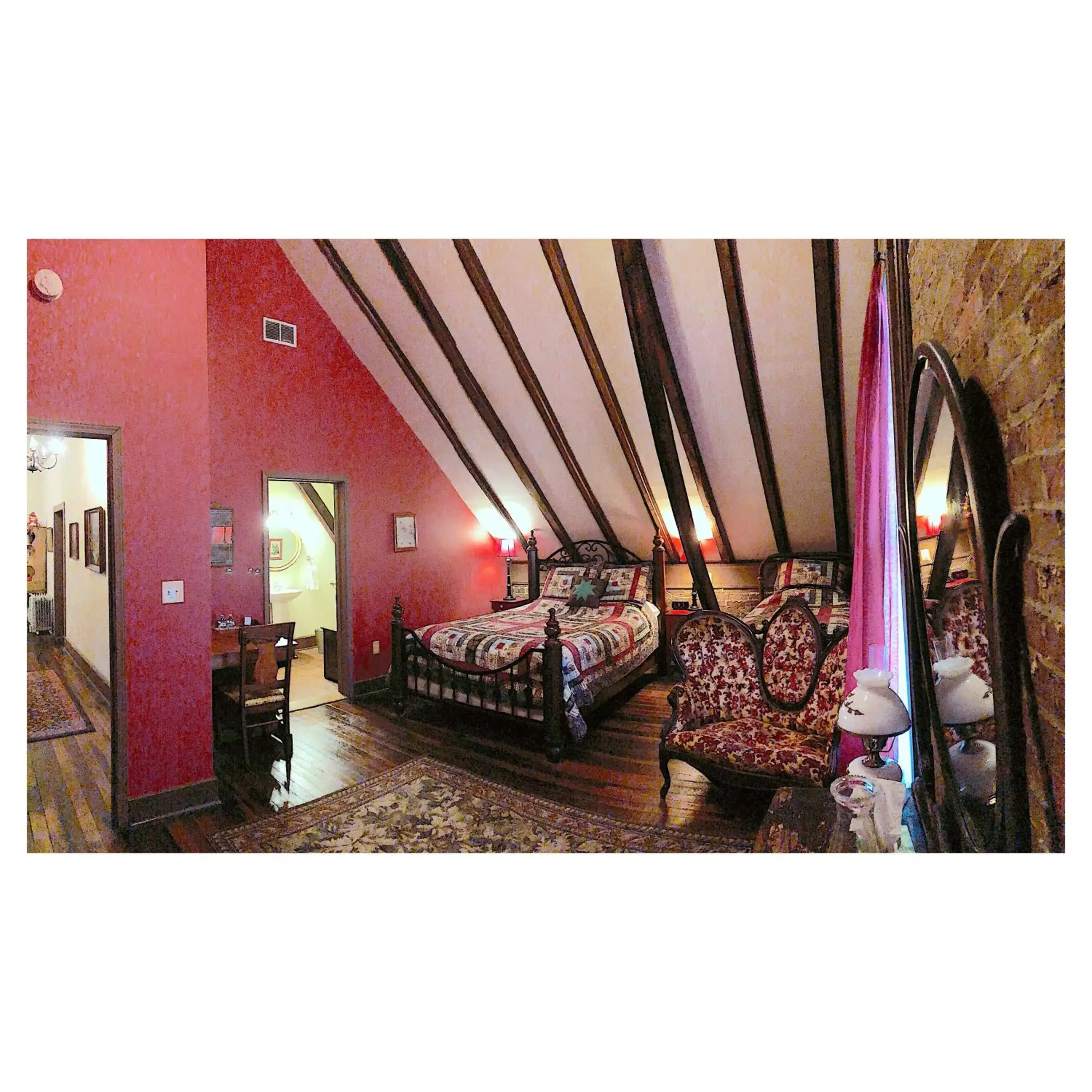 Bedroom, Seating Area in Main Street Bed & Breakfast