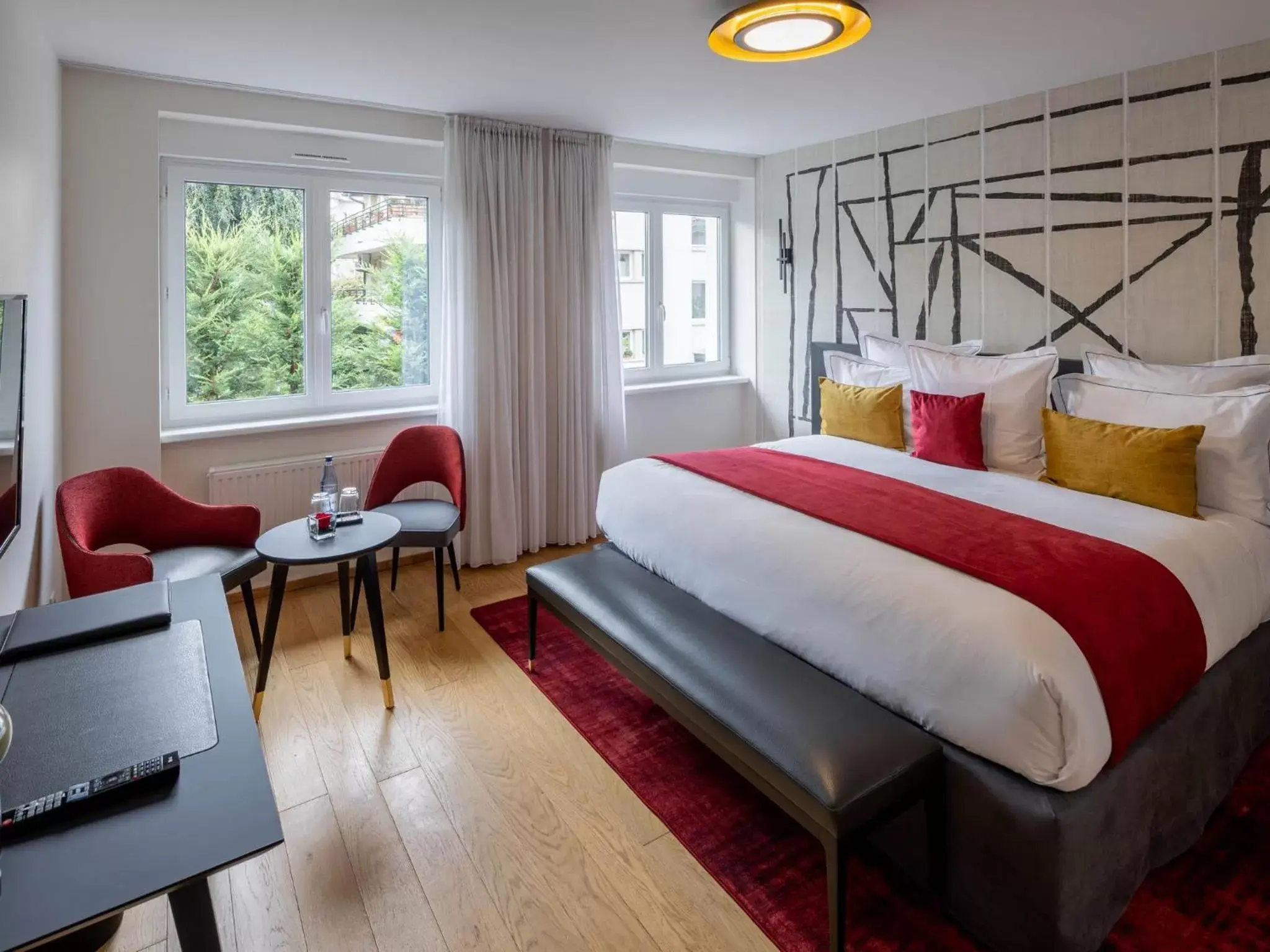 Photo of the whole room, Bed in Garrigae Villa La Florangerie - Hôtel - Piscine & SPA inclus