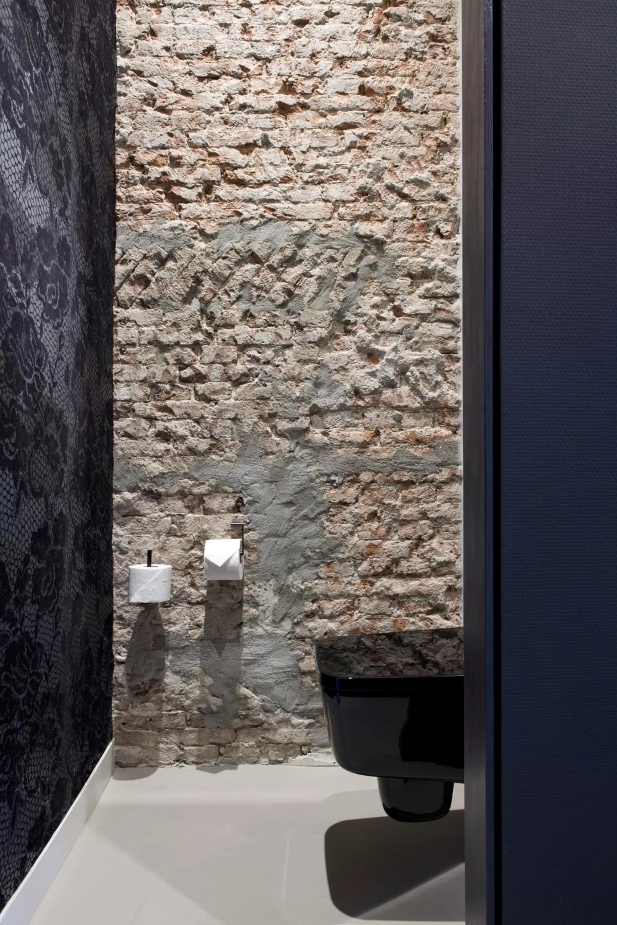 Toilet in Boutique Hotel Oosteinde