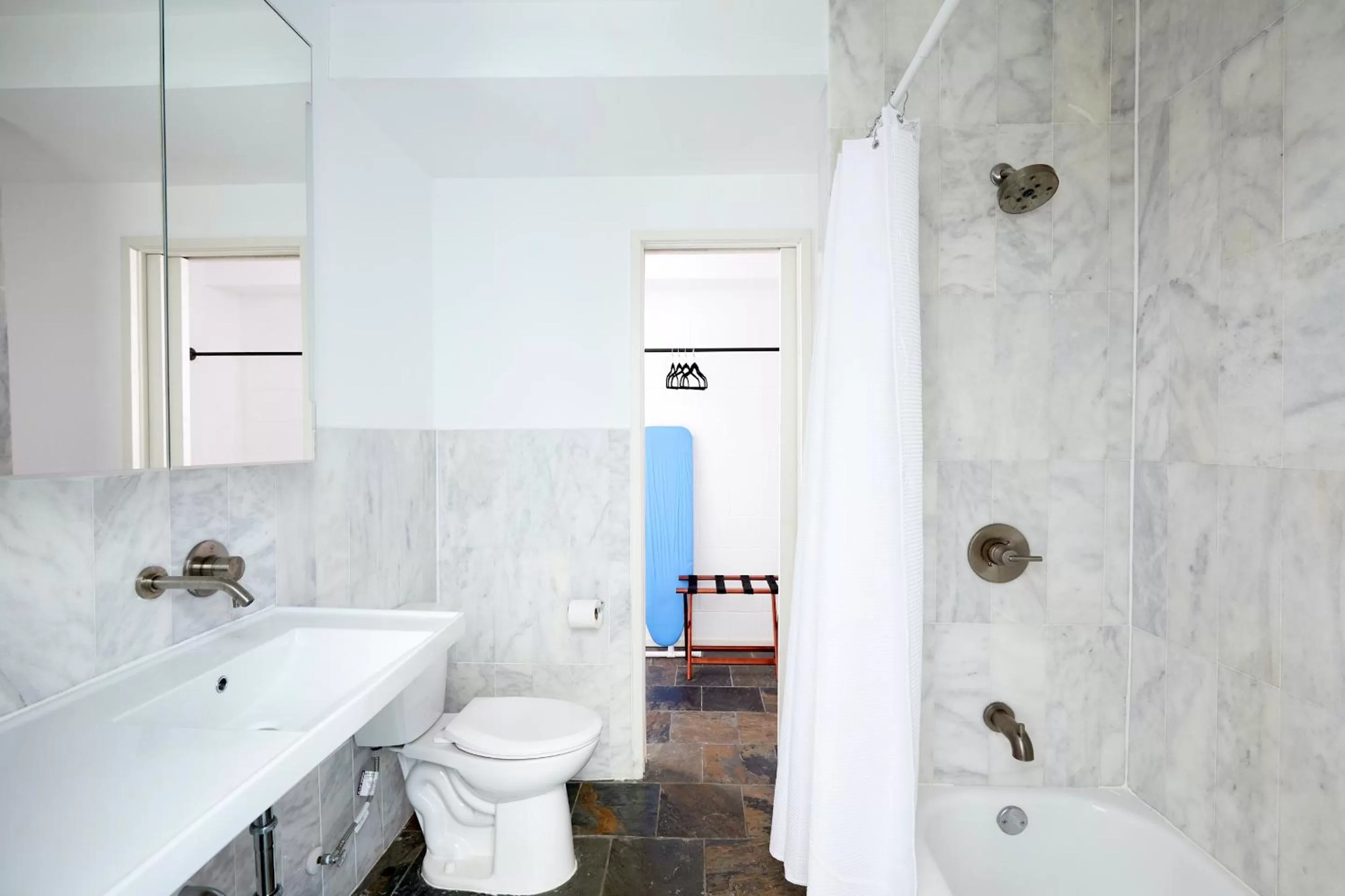 Living room, Bathroom in Sonder at Par L'Eau