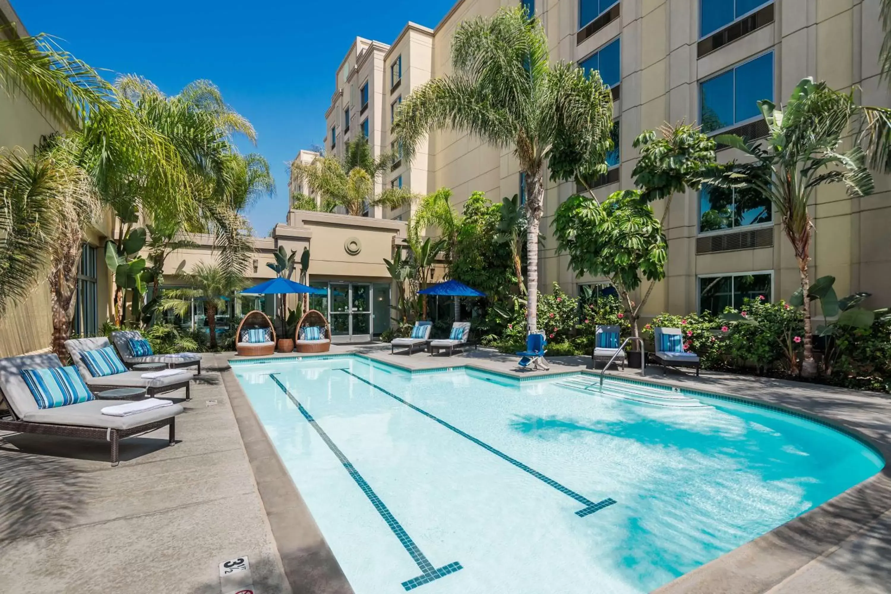 Property building, Swimming Pool in DoubleTree by Hilton Los Angeles/Commerce