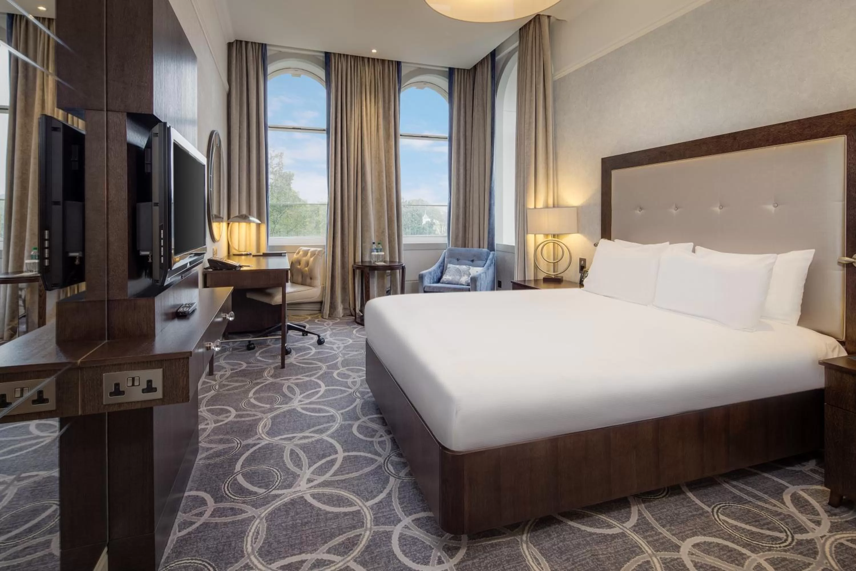 Bedroom, Bed in Glasgow Grosvenor Hotel