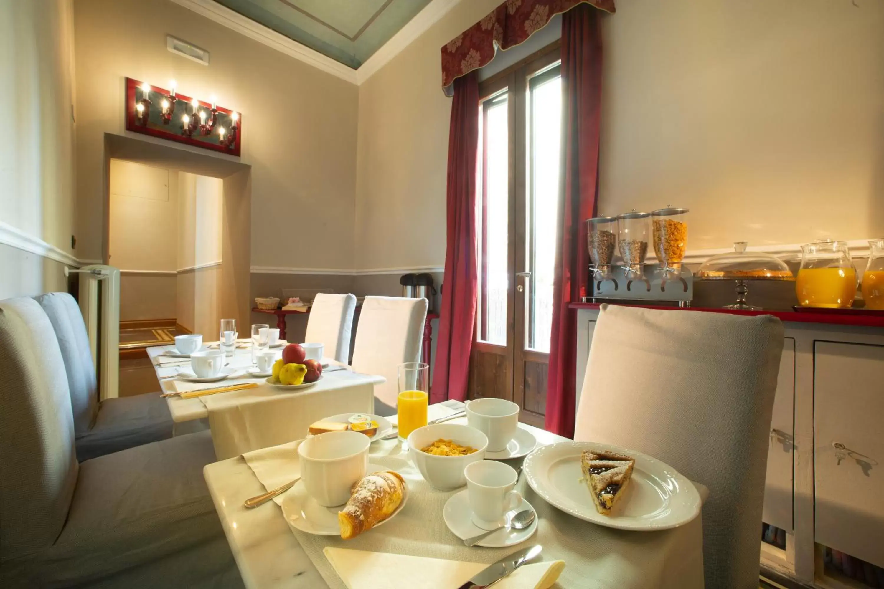 Breakfast, Restaurant/Places to Eat in Boutique B&B Torre de' Conti