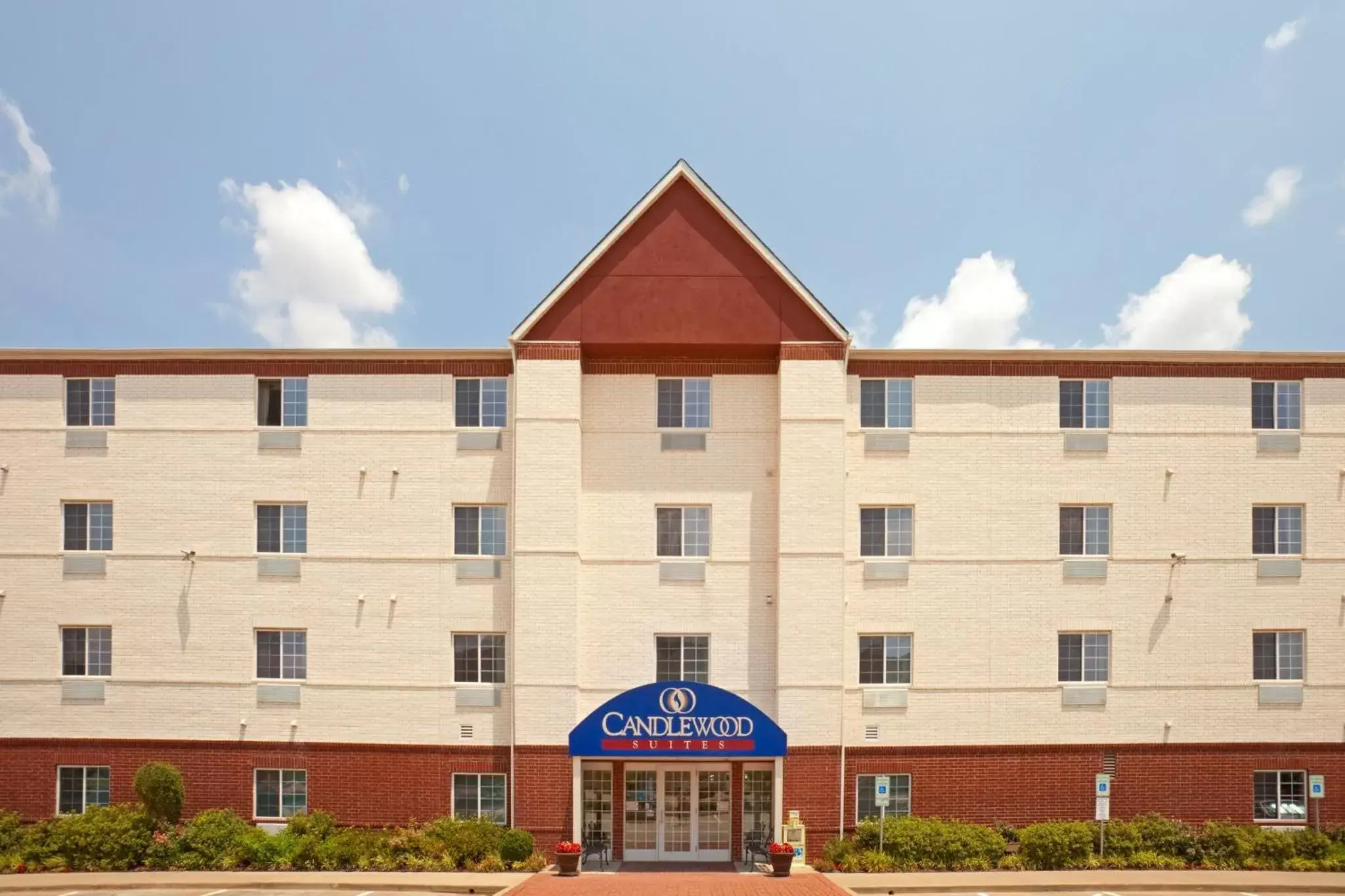 Property Building in Candlewood Suites Tyler, an IHG Hotel