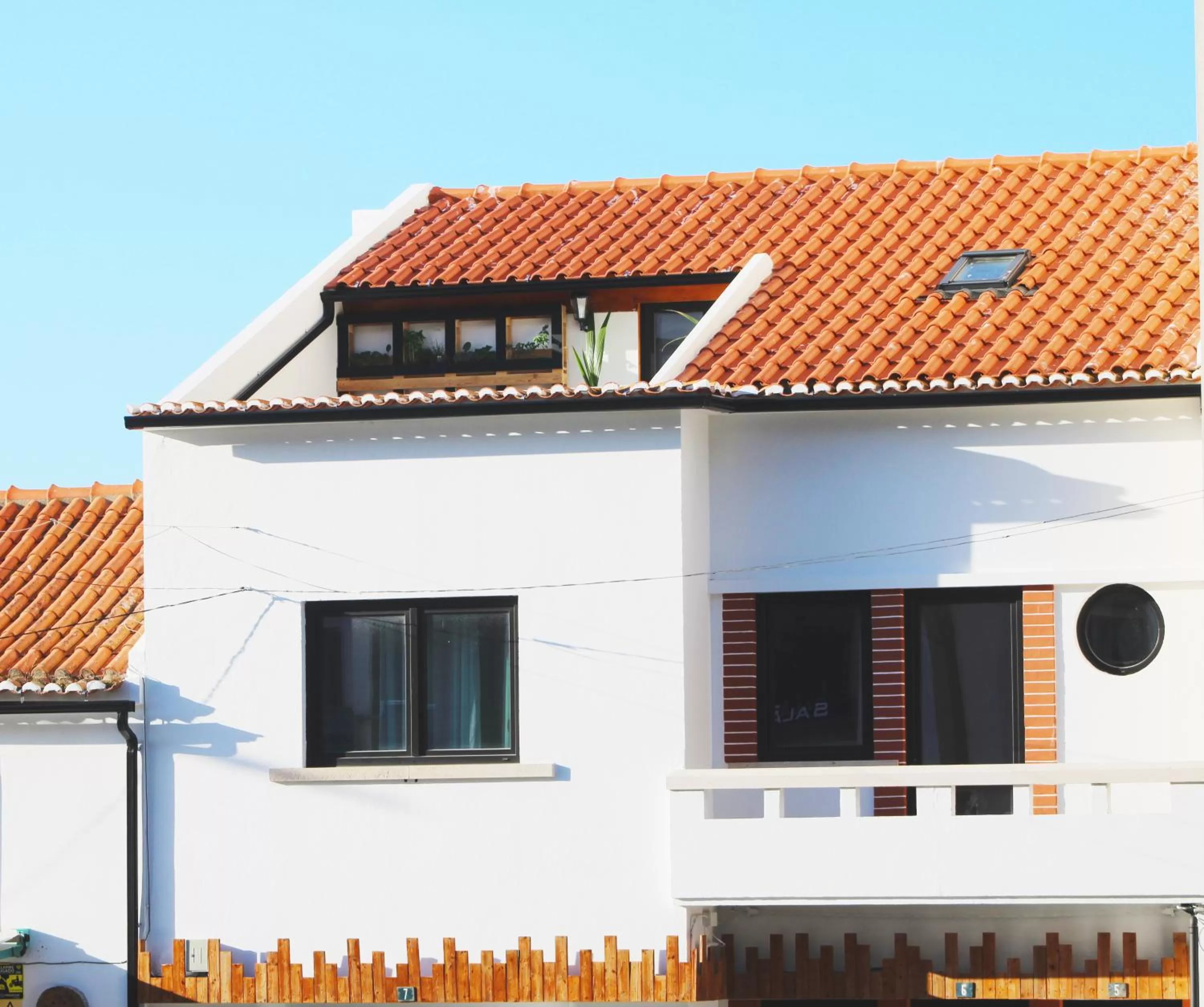 Property building in Casa Do Campo