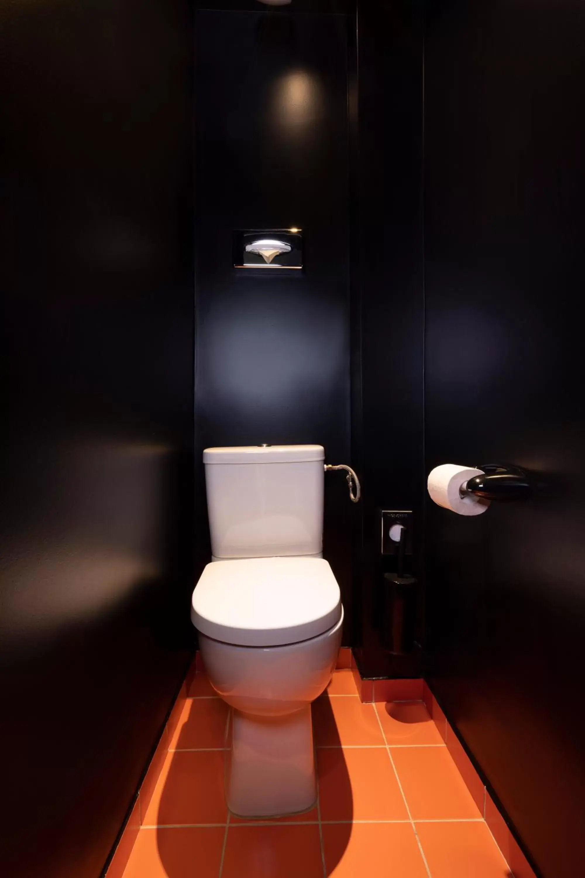 Toilet, Bathroom in Hôtel Palais De Chaillot